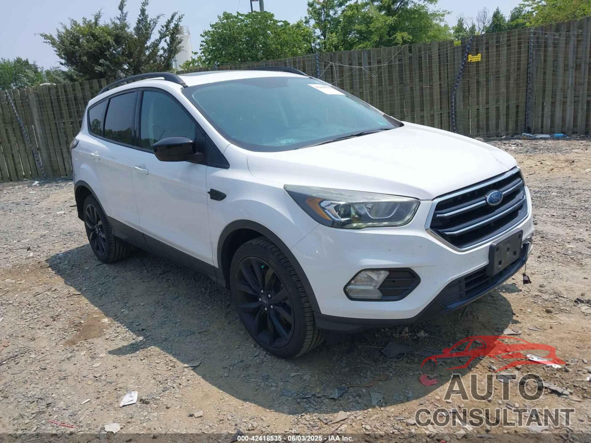 FORD ESCAPE 2017 - 1FMCU9G94HUA89257
