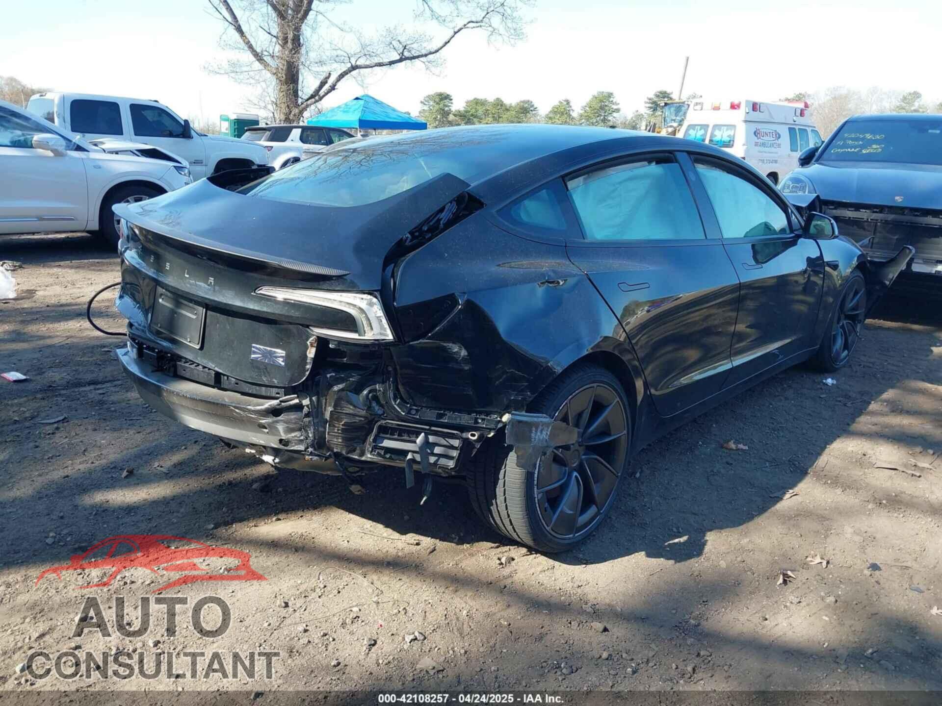 TESLA MODEL 3 2024 - 5YJ3E1ET0RF880929