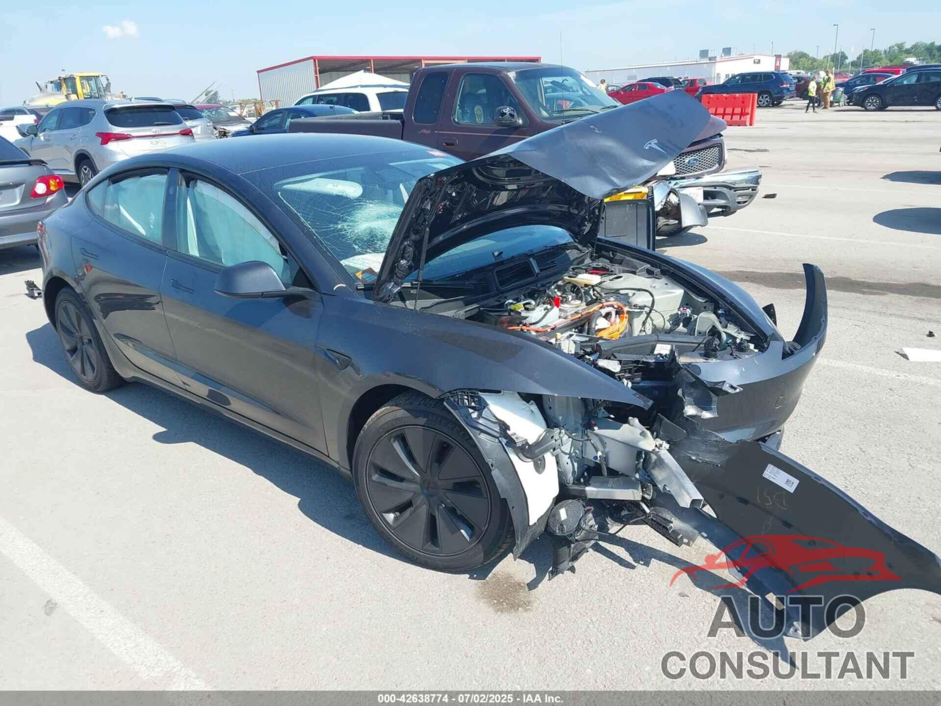 TESLA MODEL 3 2025 - 5YJ3E1EA6SF965567