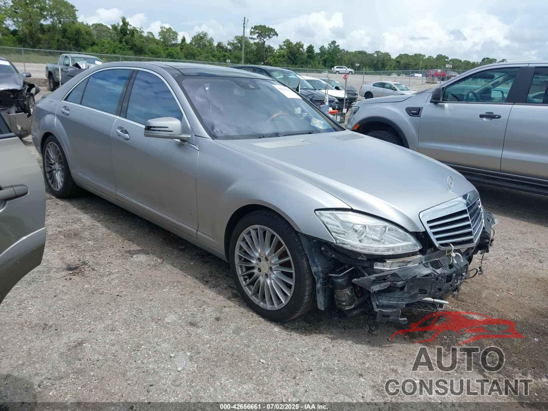 MERCEDES-BENZ S 550 2010 - WDDNG7BB9AA339138