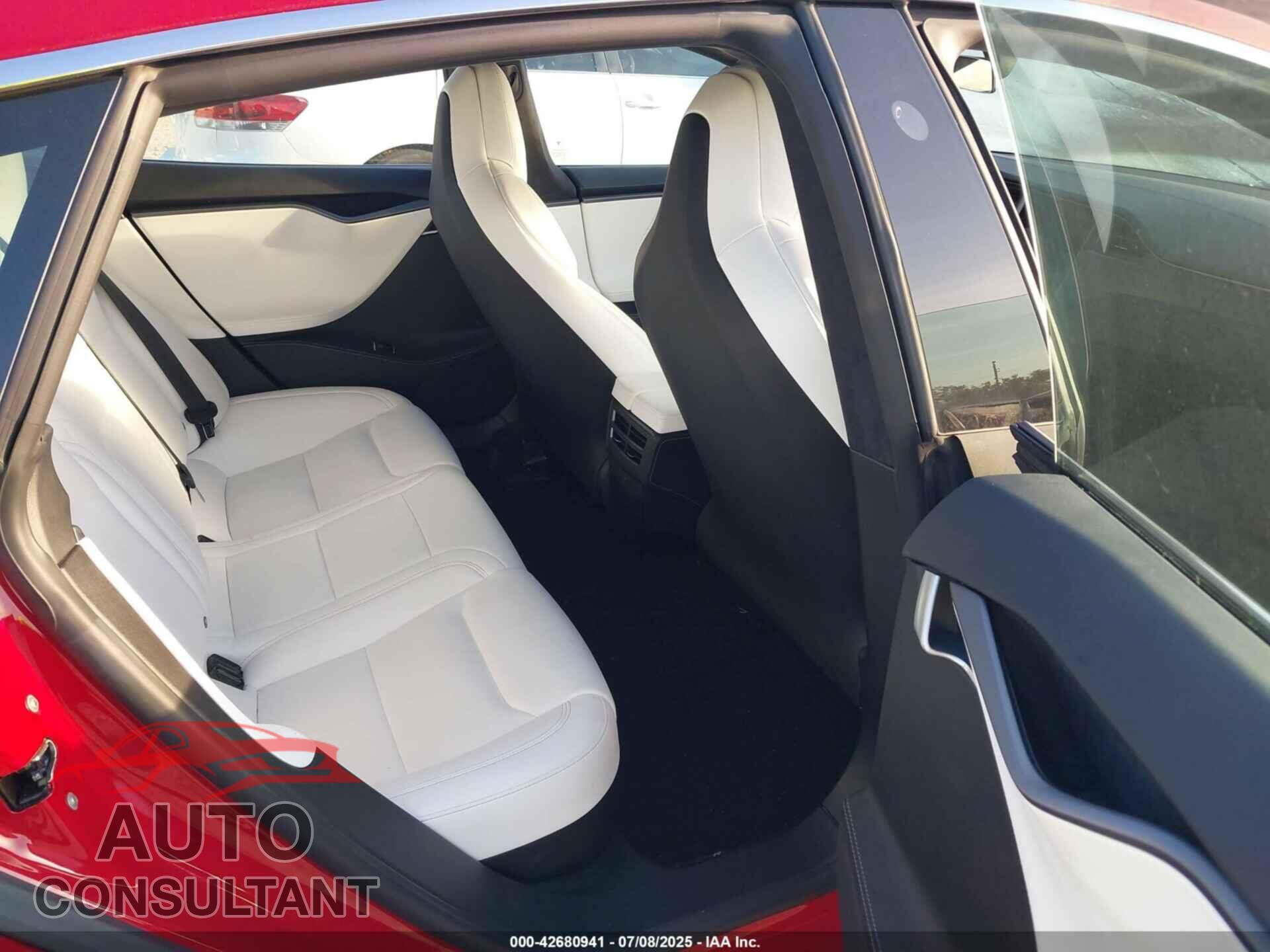 TESLA MODEL S 2018 - 5YJSA1E20JF277384