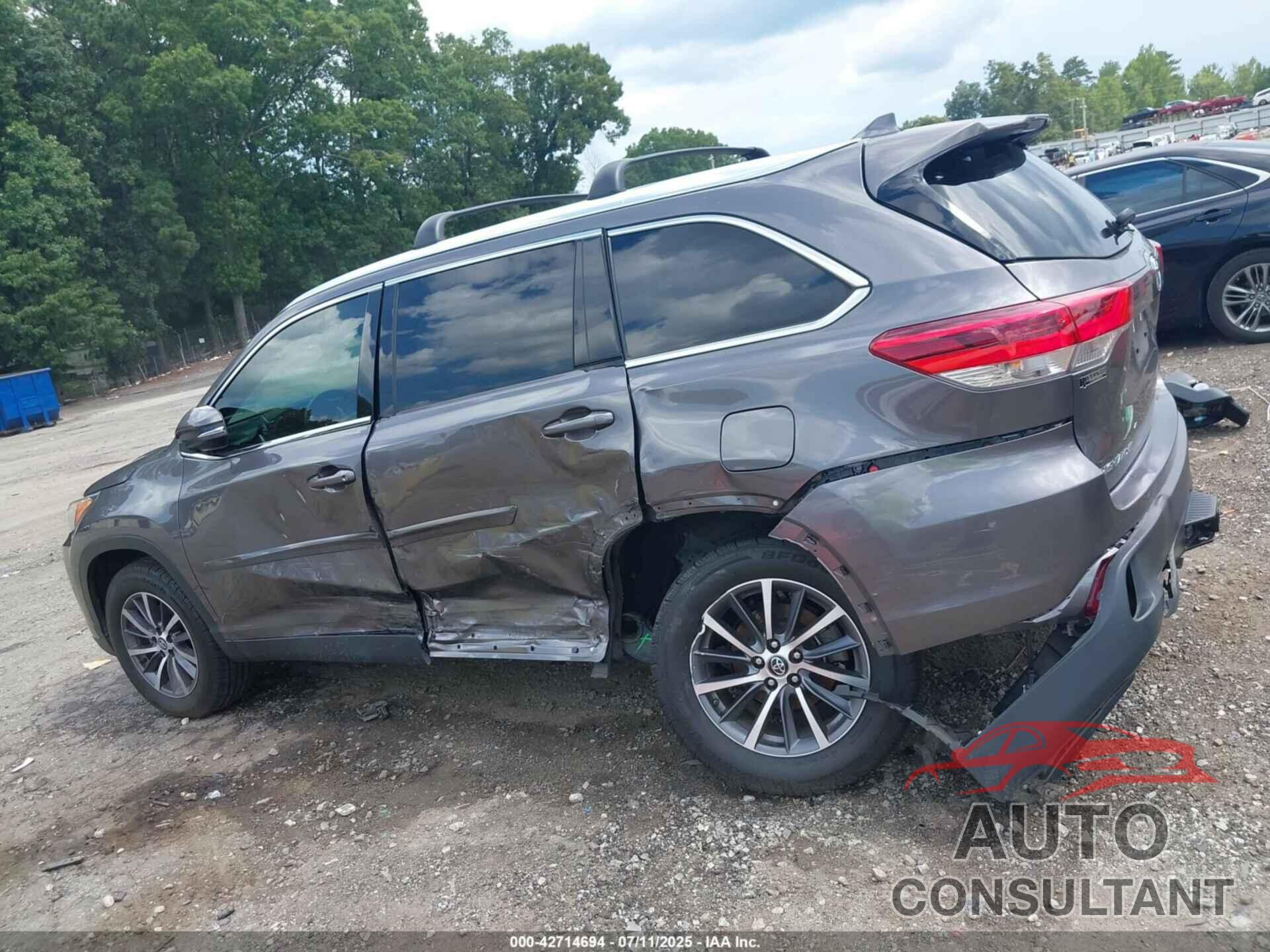 TOYOTA HIGHLANDER 2019 - 5TDKZRFH7KS318956