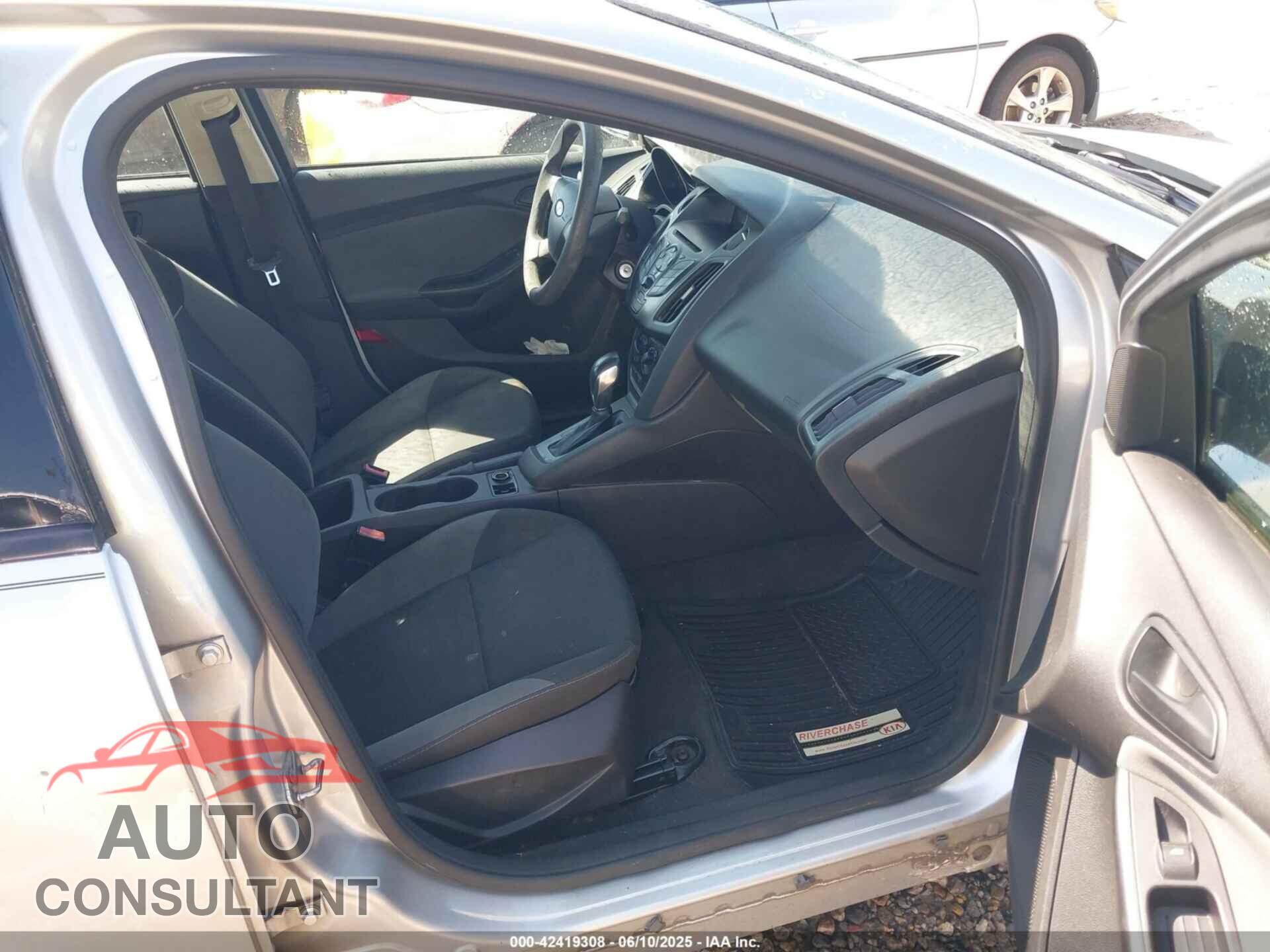 FORD FOCUS 2013 - 1FADP3E22DL241108