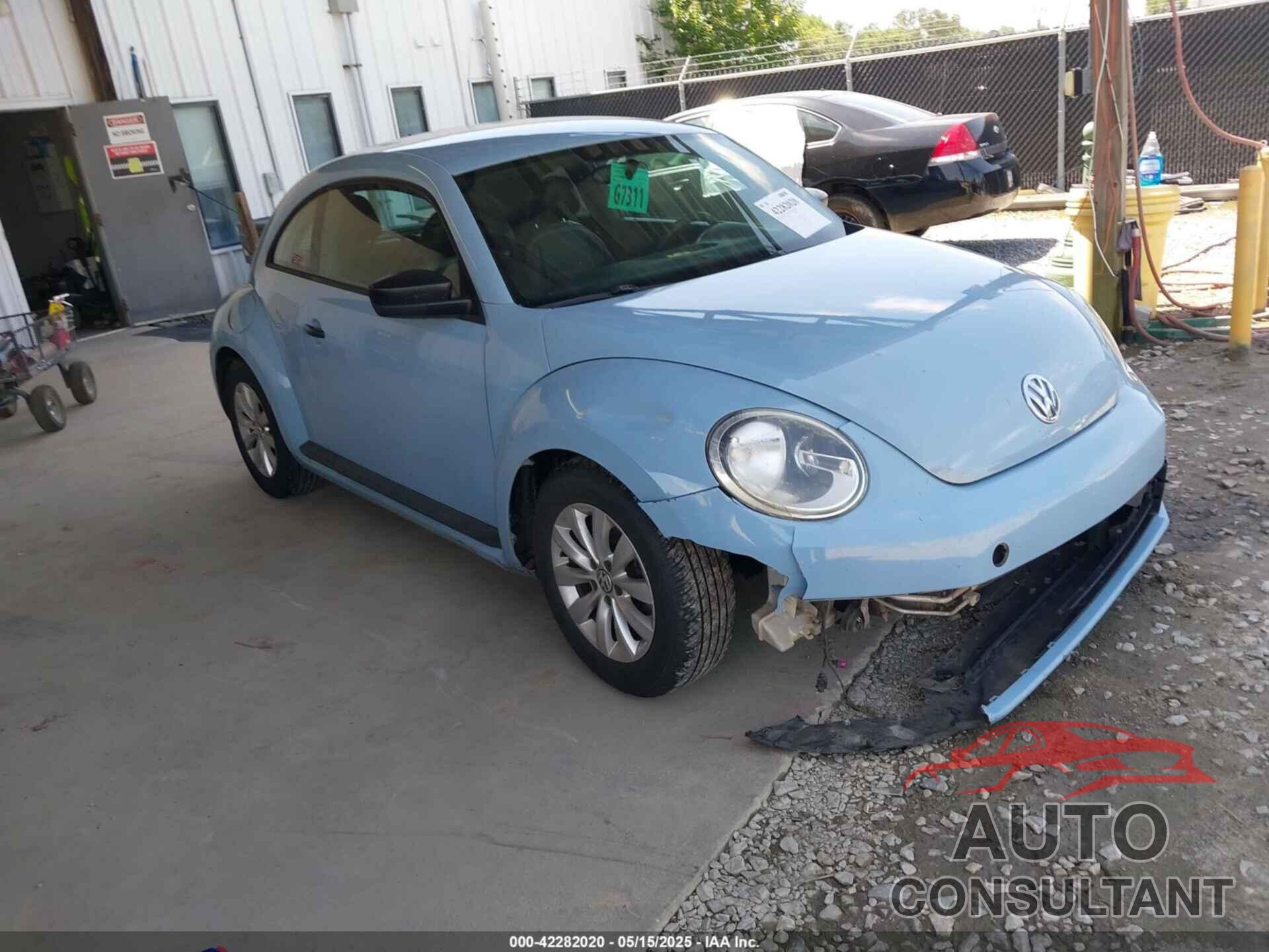 VOLKSWAGEN BEETLE 2015 - 3VWF17AT8FM610580