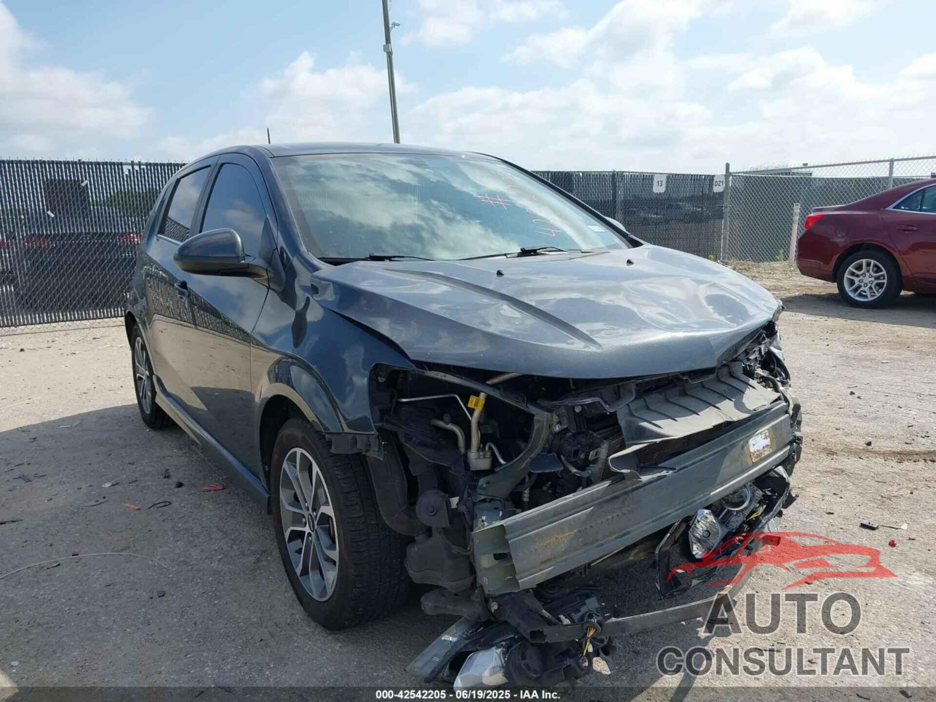CHEVROLET SONIC 2018 - 1G1JD6SH5J4128364