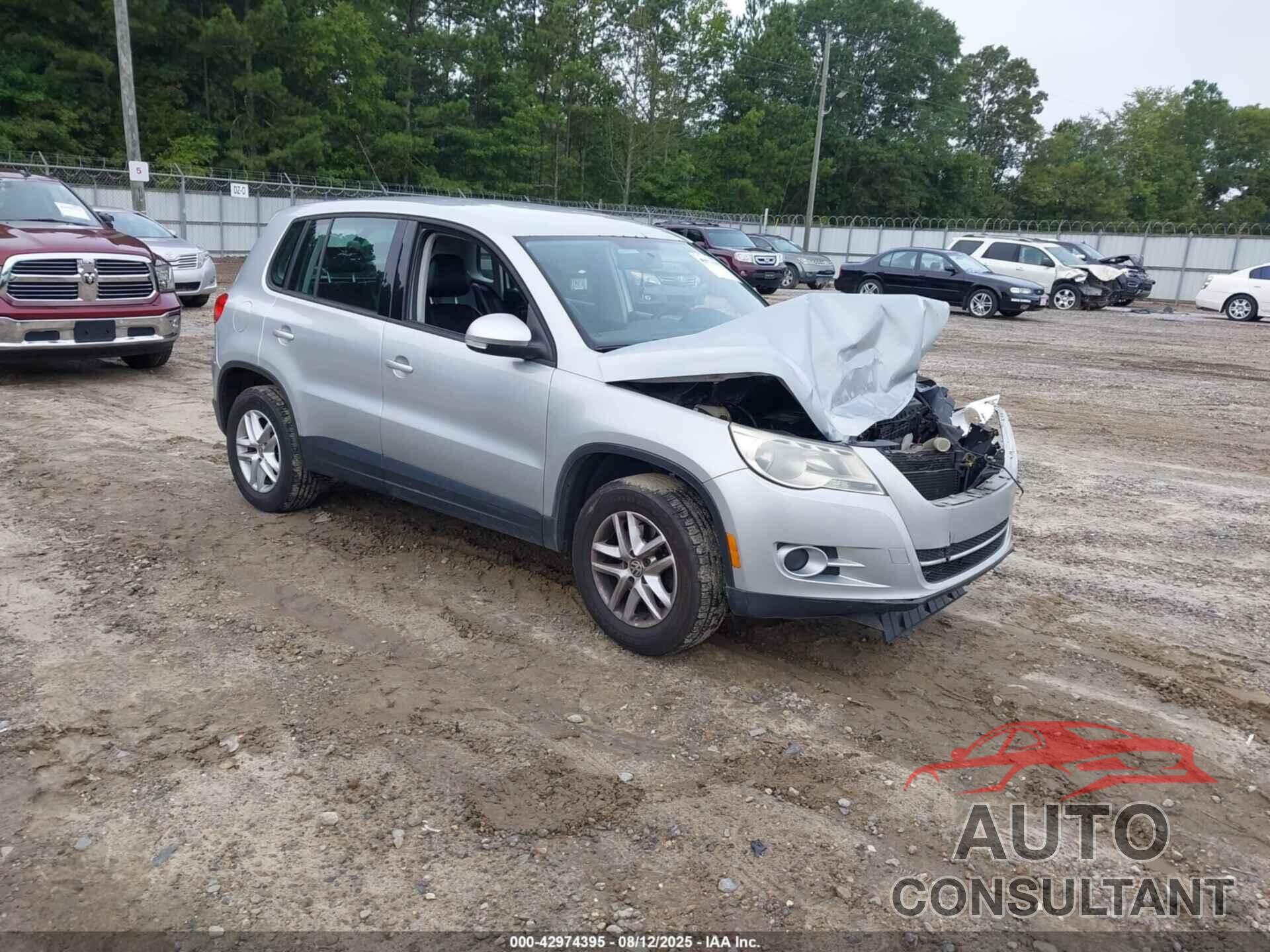 VOLKSWAGEN TIGUAN 2011 - WVGAV7AX0BW524254