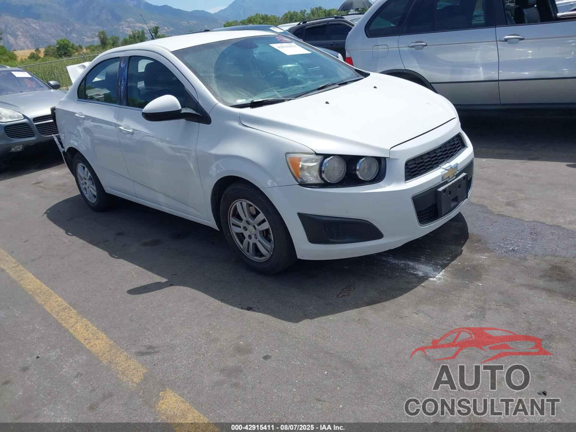 CHEVROLET SONIC 2013 - 1G1JC5SB2D4153106