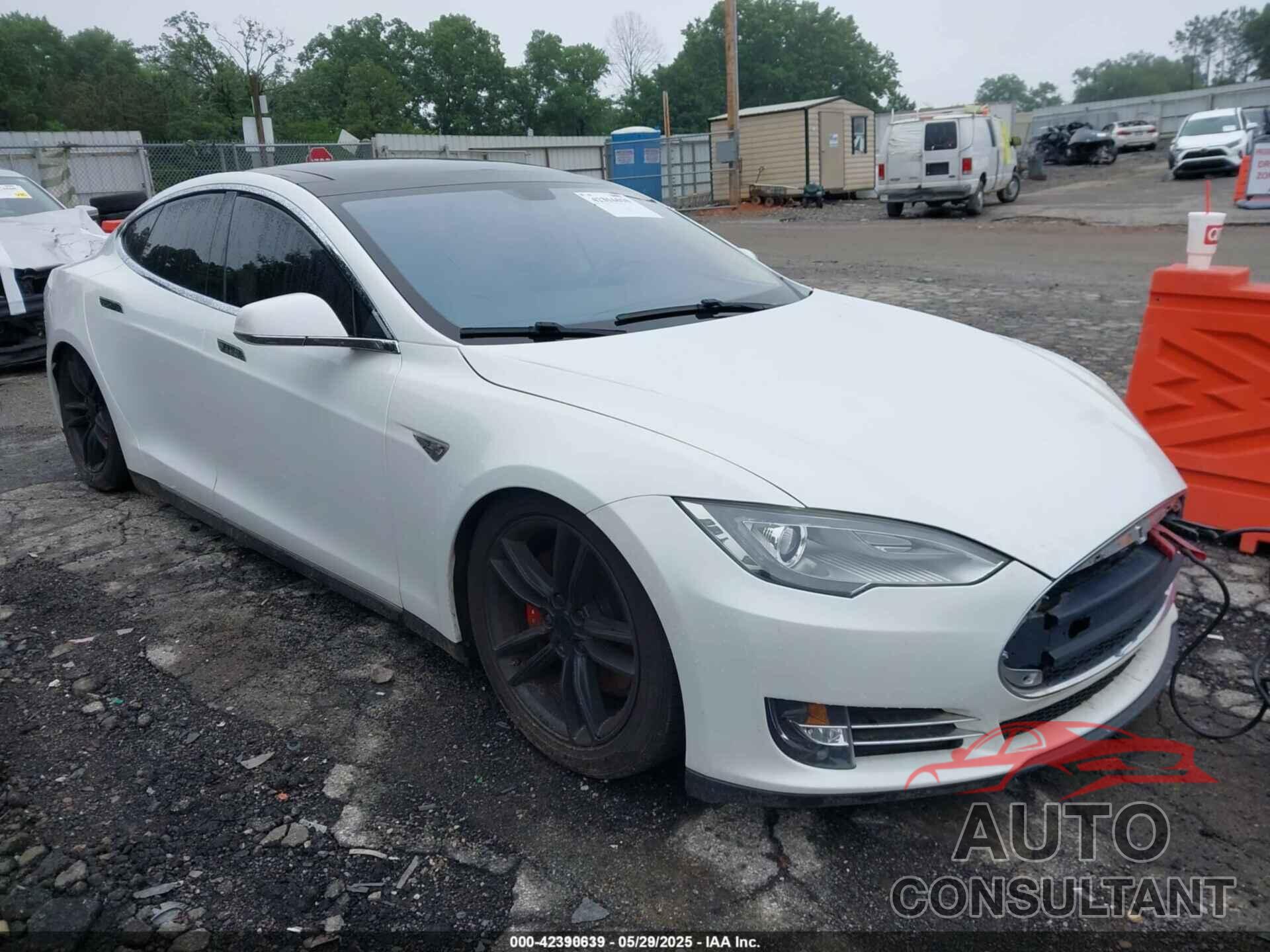 TESLA MODEL S 2013 - 5YJSA1DP6DFP04116