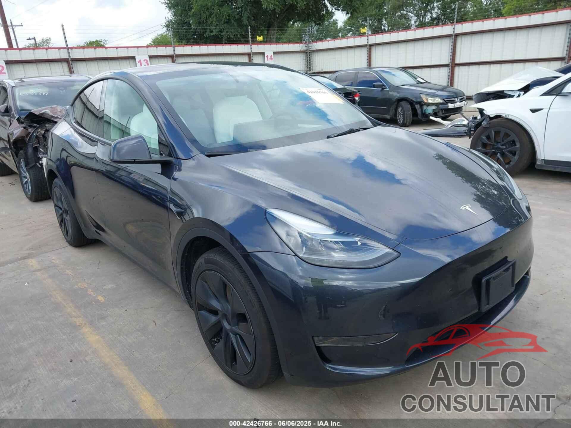 TESLA MODEL Y 2024 - 7SAYGDED6RF105712