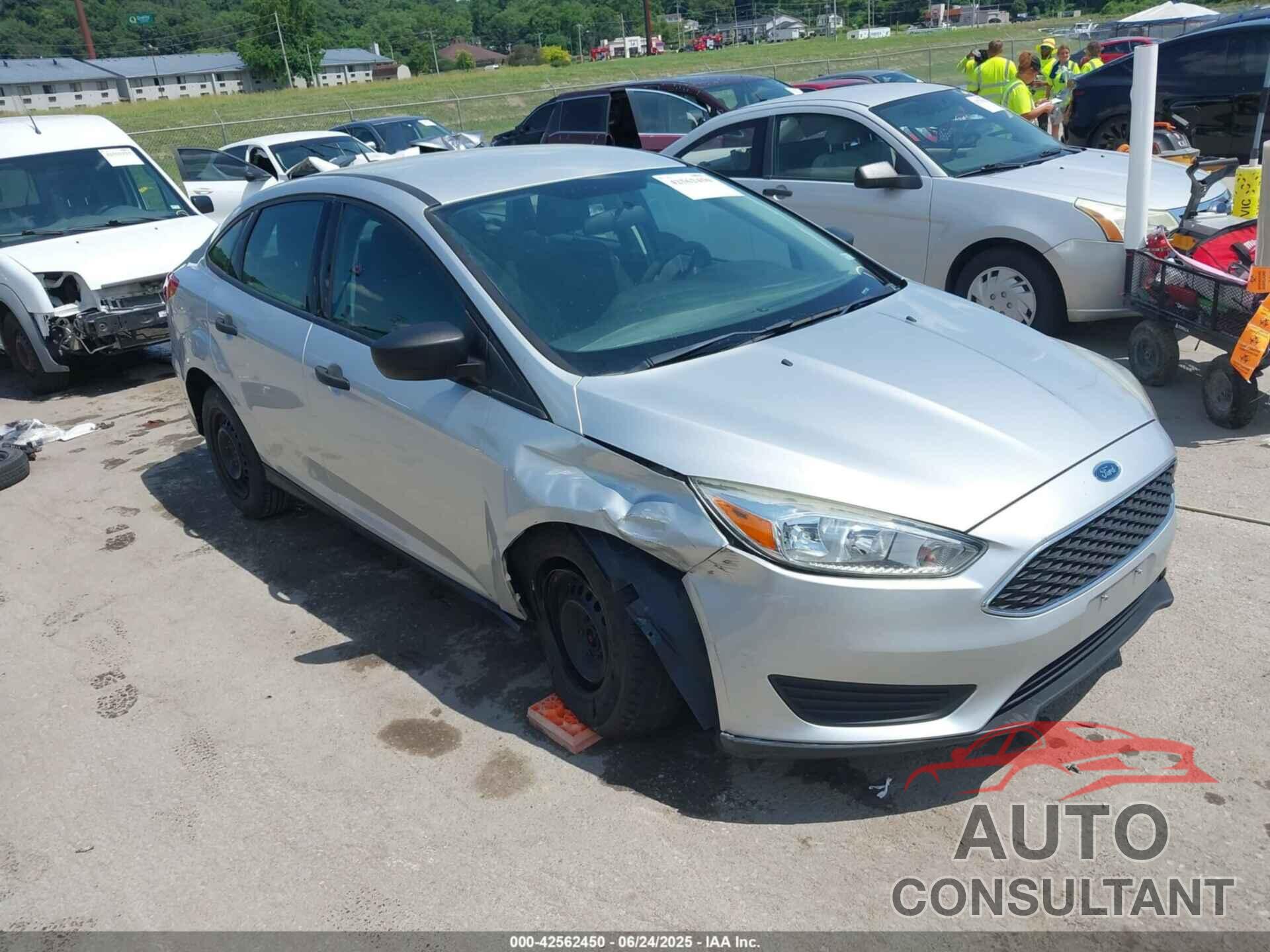 FORD FOCUS 2018 - 1FADP3E27JL312220