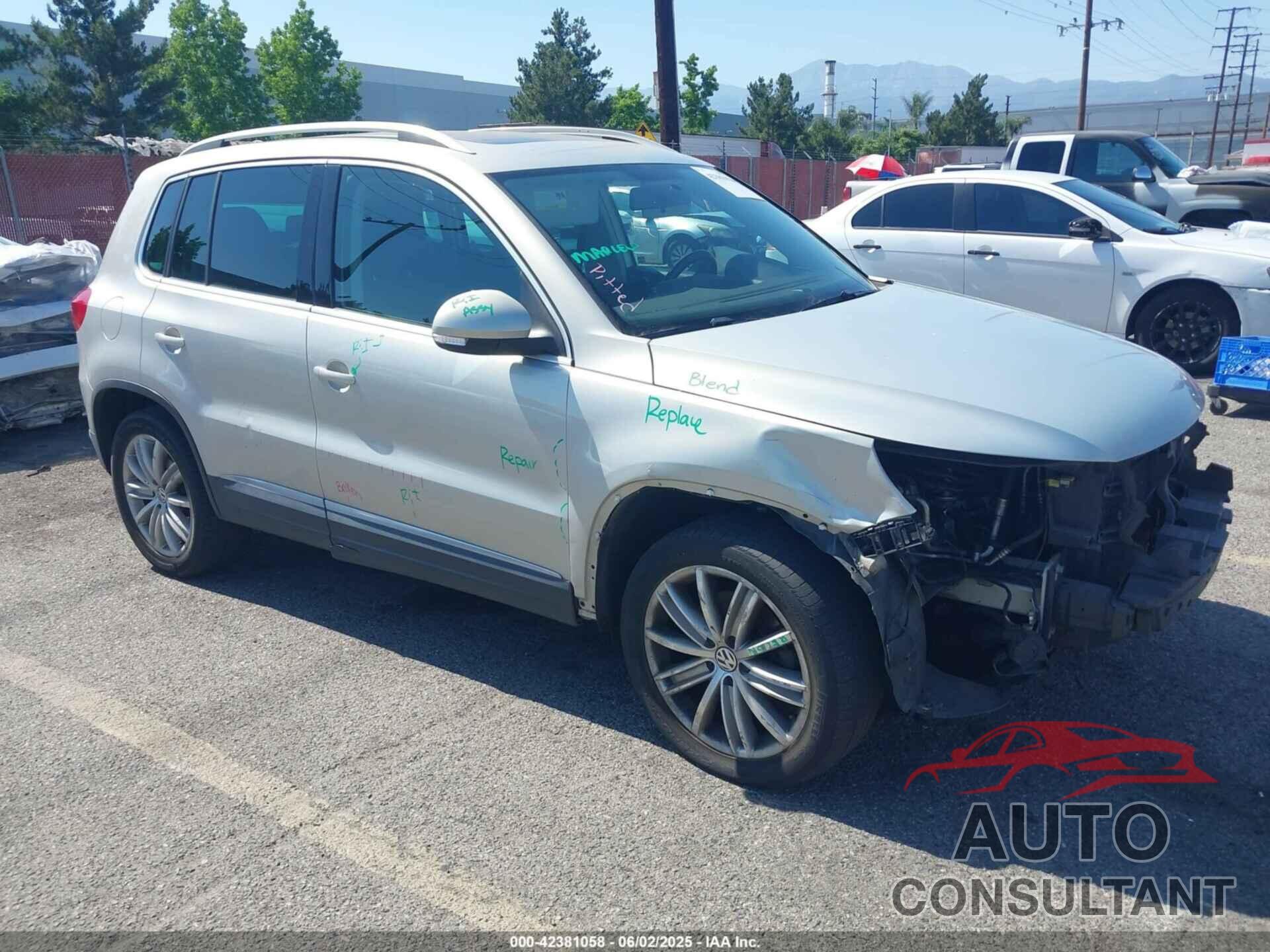VOLKSWAGEN TIGUAN 2013 - WVGAV3AXXDW570525