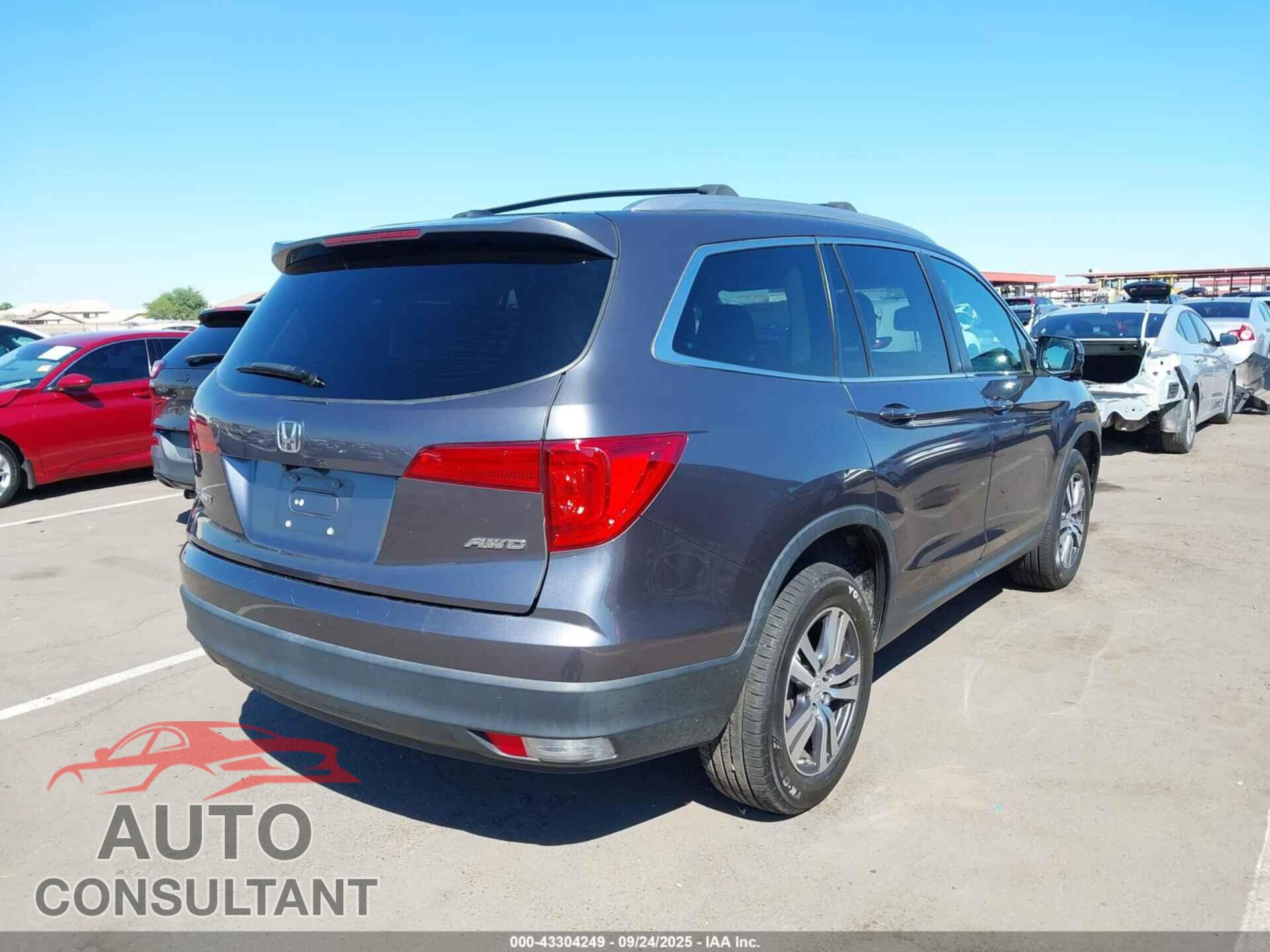 HONDA PILOT 2017 - 5FNYF6H83HB053352