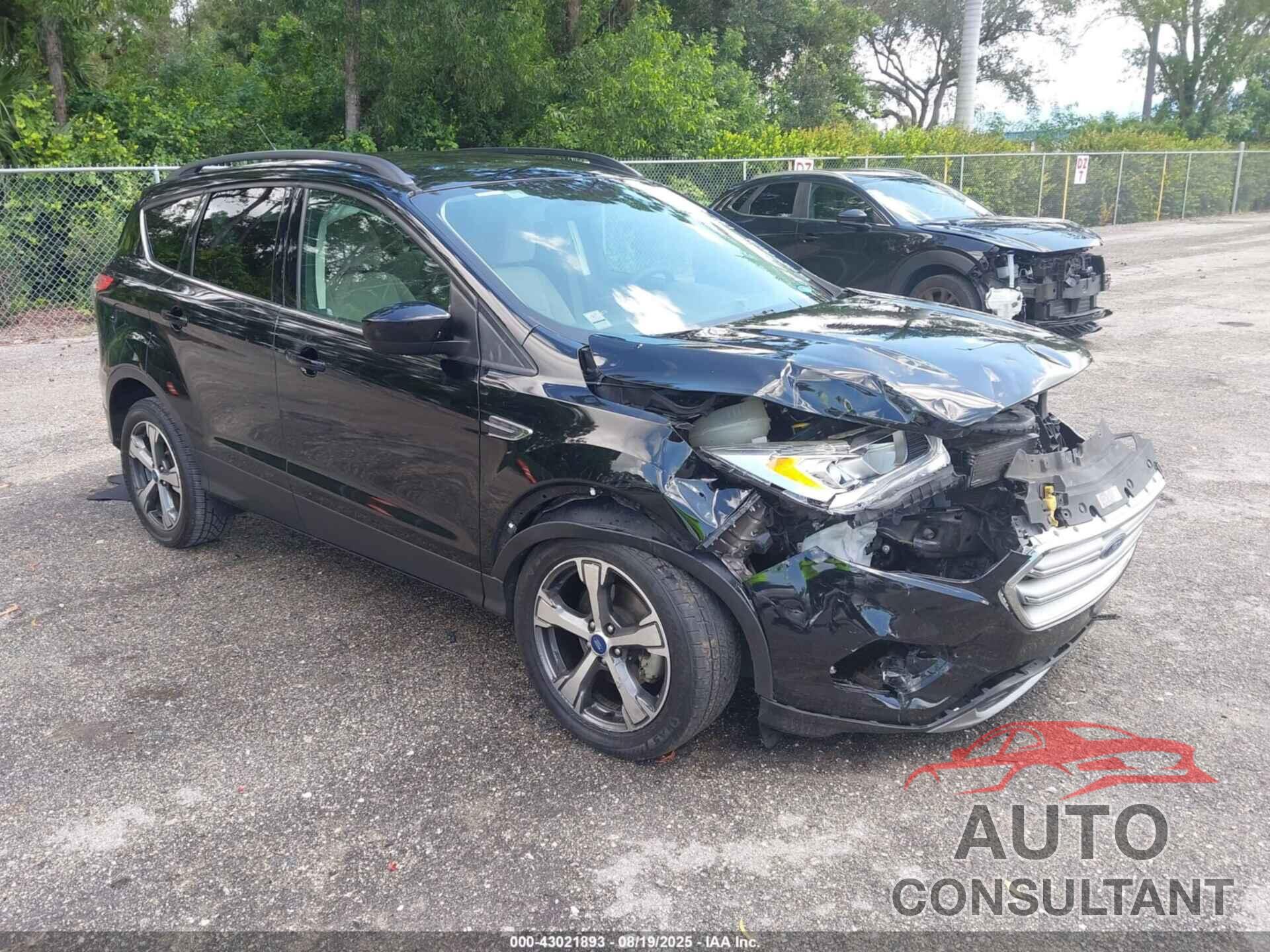 FORD ESCAPE 2017 - 1FMCU0GD3HUE13010