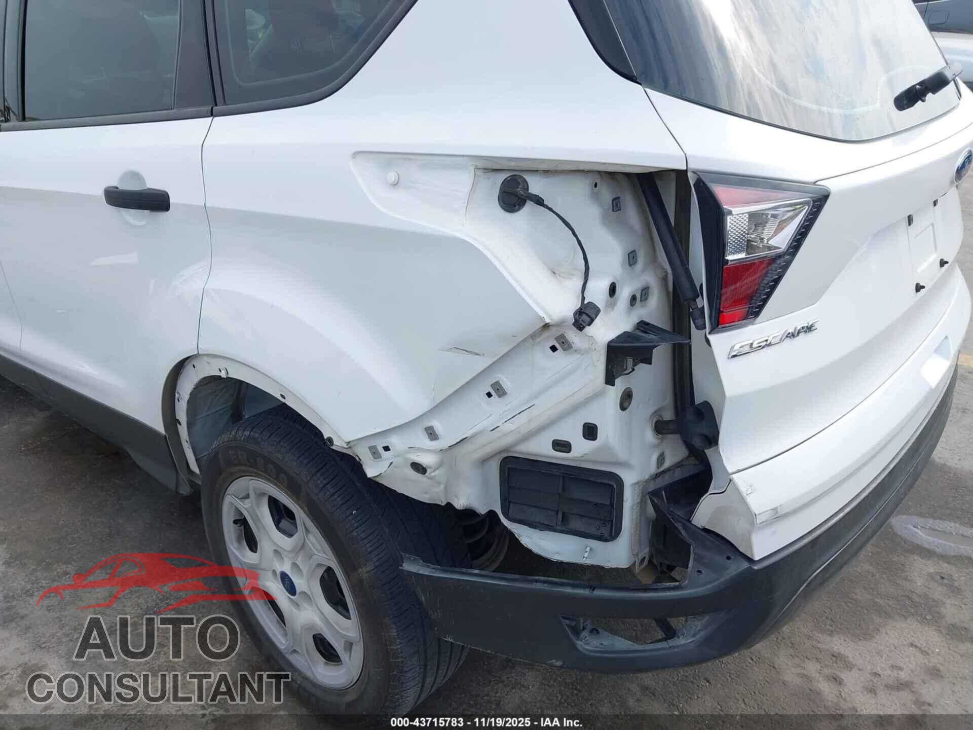 FORD ESCAPE 2017 - 1FMCU0F72HUC24716