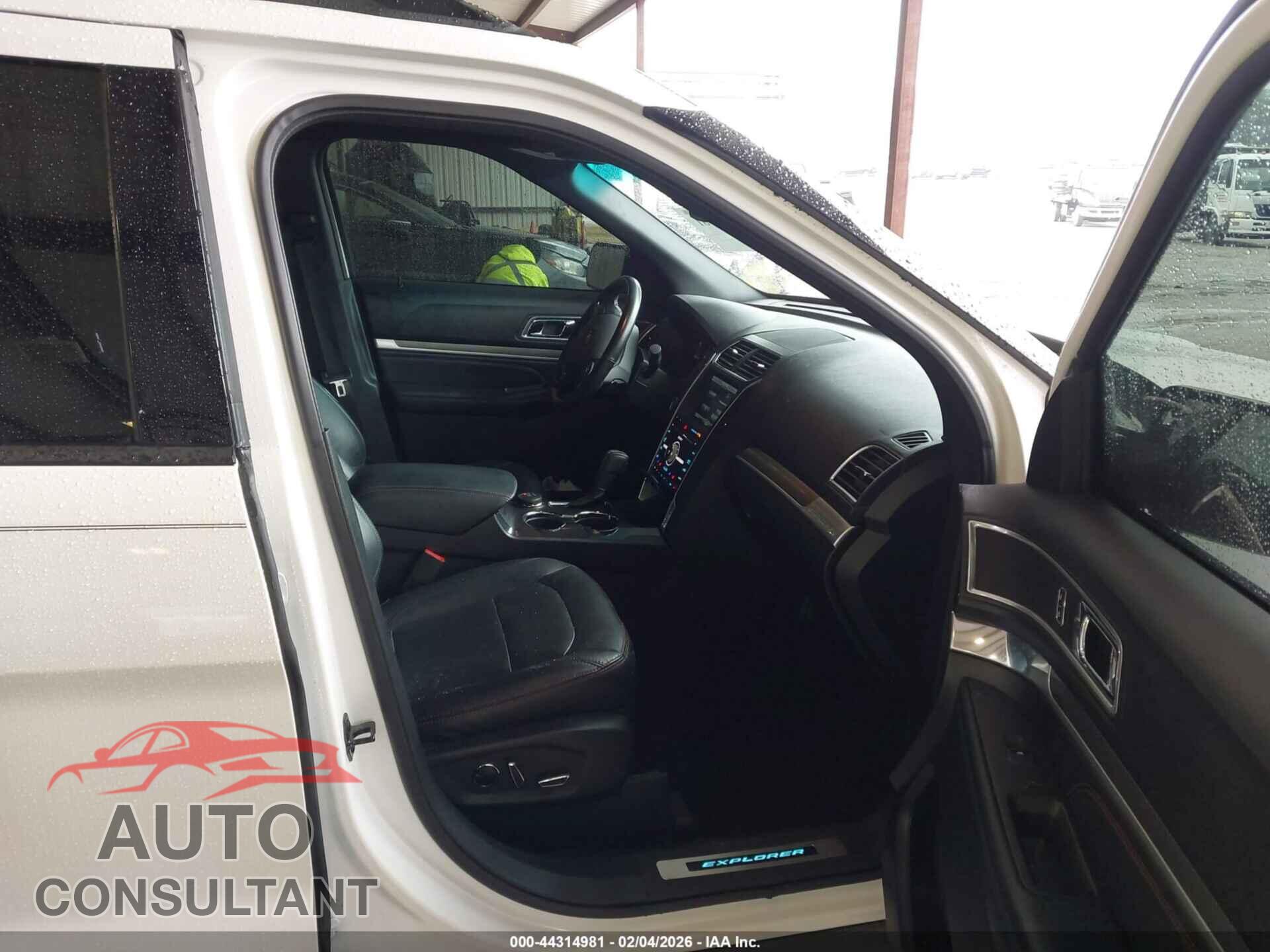 FORD EXPLORER 2016 - 1FM5K8GT2GGD10355