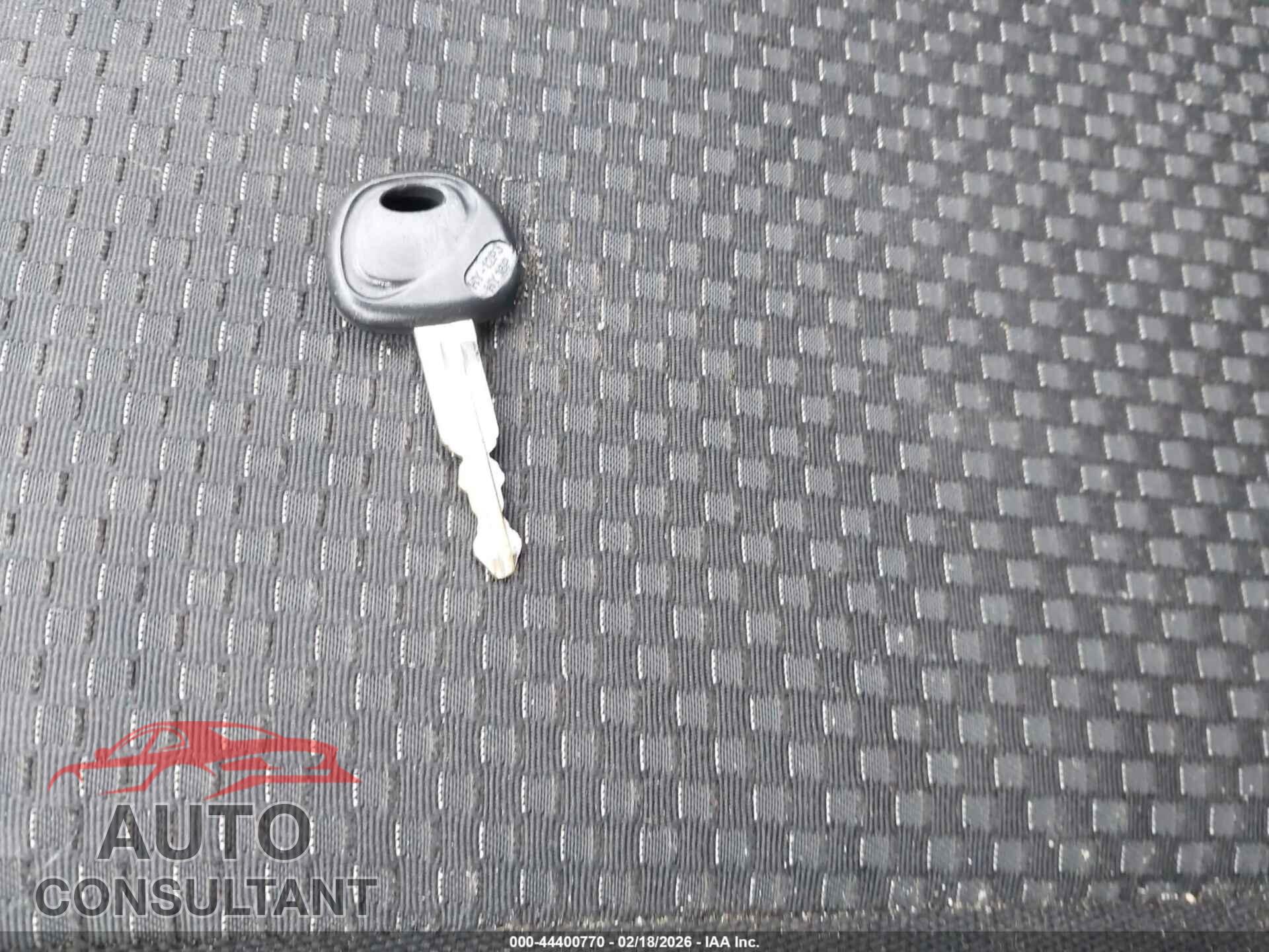 HYUNDAI ACCENT 2009 - KMHCM36C79U141055