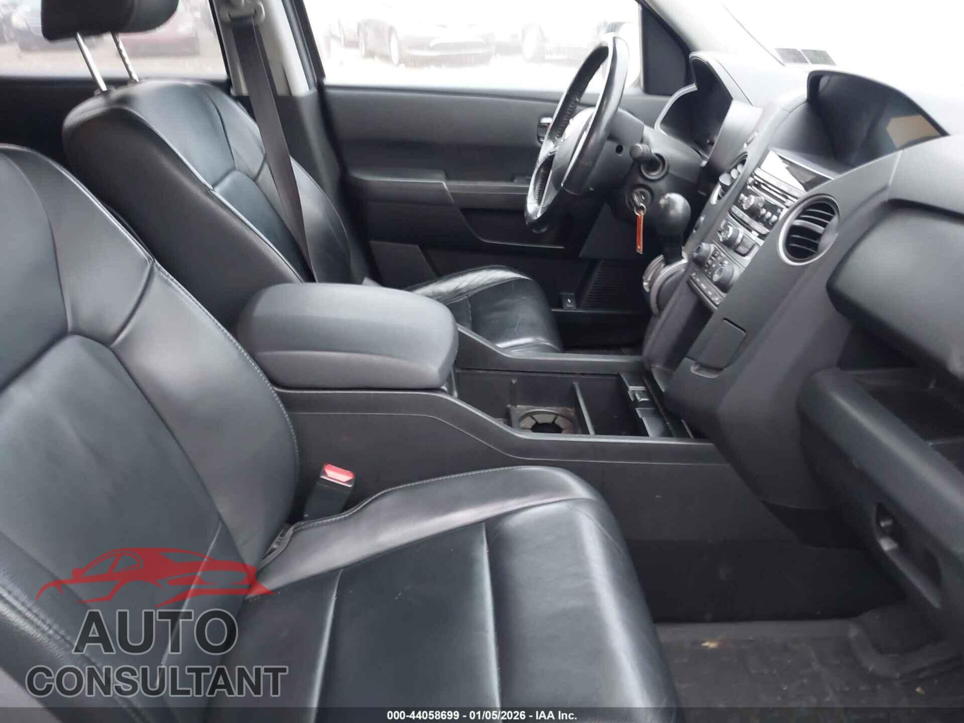 HONDA PILOT 2013 - 5FNYF4H50DB002220