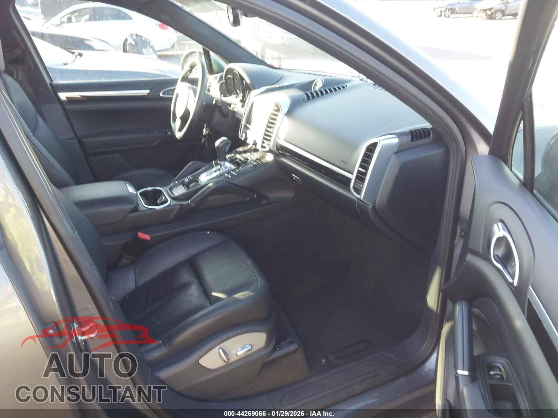 PORSCHE CAYENNE 2013 - WP1AA2A2XDLA00099