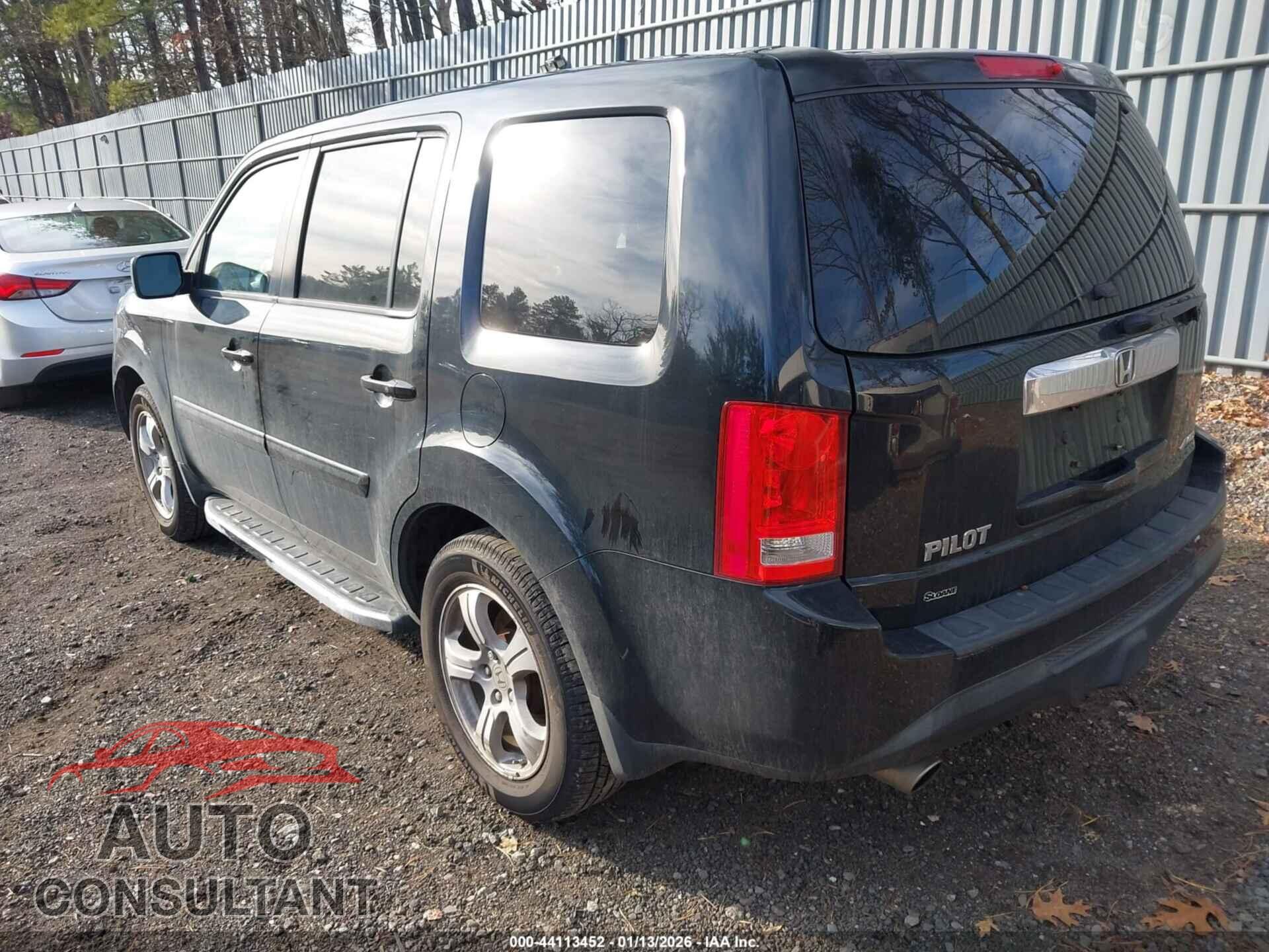 HONDA PILOT 2015 - 5FNYF4H48FB016537