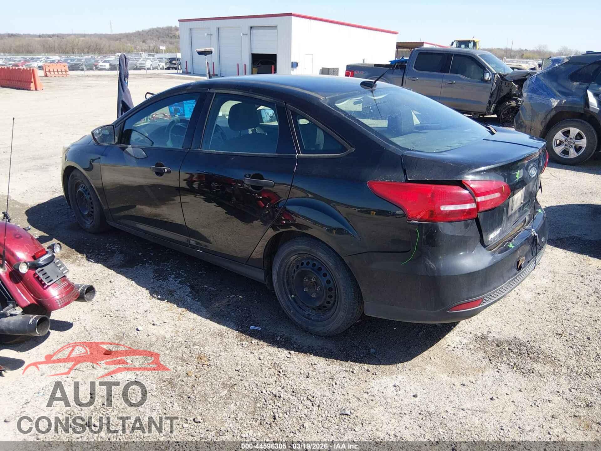 FORD FOCUS 2015 - 1FADP3E20FL376252