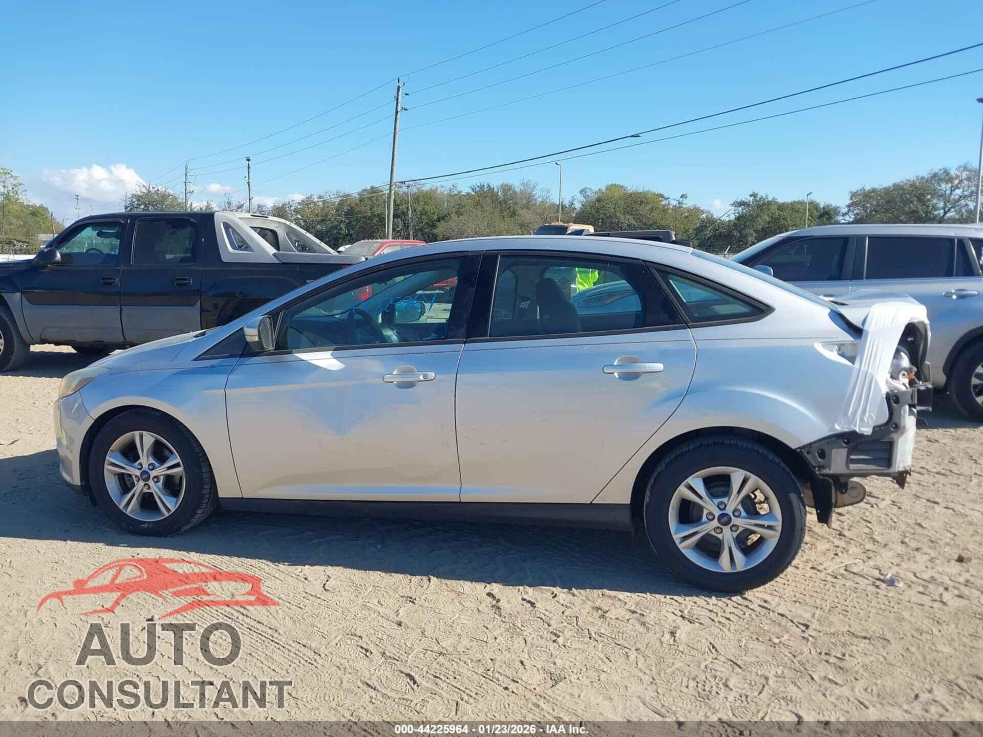 FORD FOCUS 2014 - 1FADP3F22EL256093