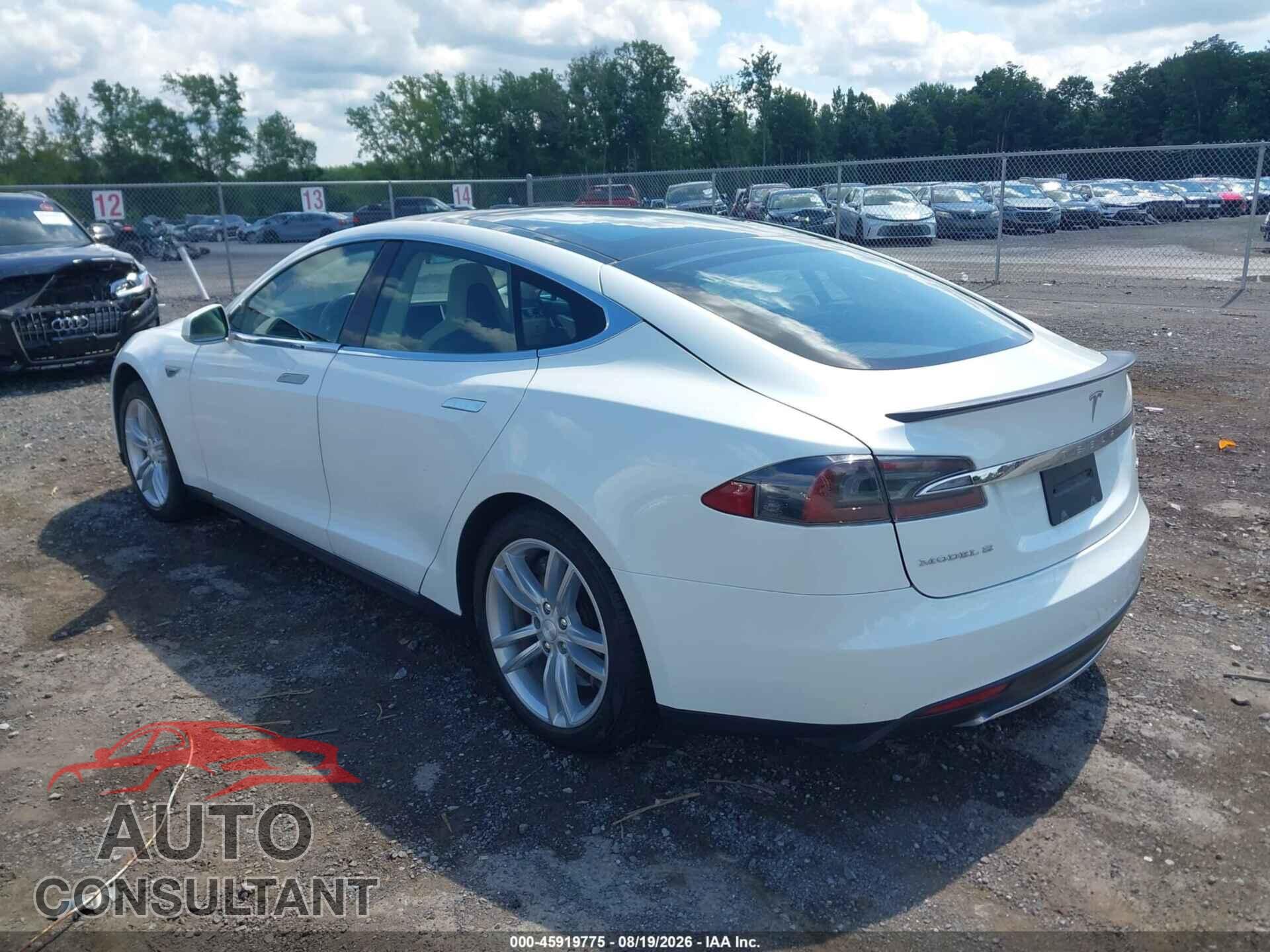 TESLA MODEL S 2013 - 5YJSA1DP2DFP13475