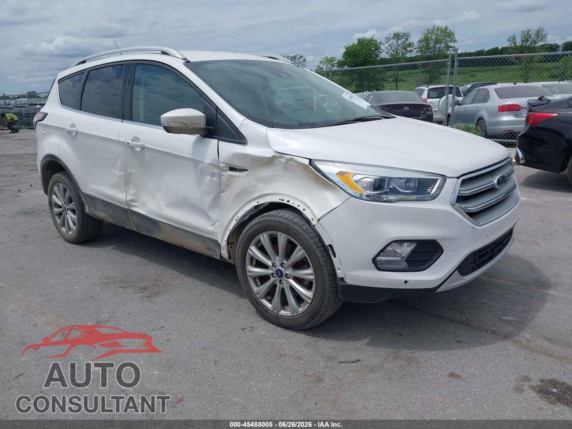 FORD ESCAPE 2018 - 1FMCU9J90JUD03675