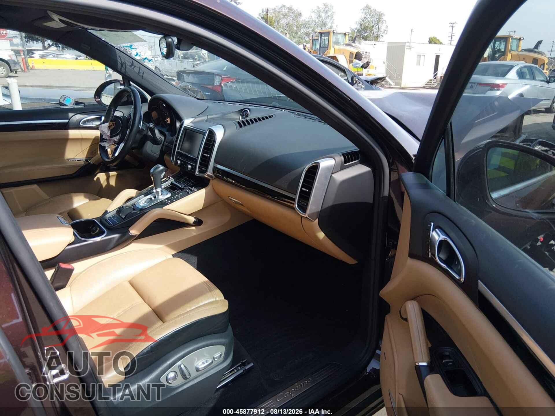 PORSCHE CAYENNE 2016 - WP1AA2A25GLA01049
