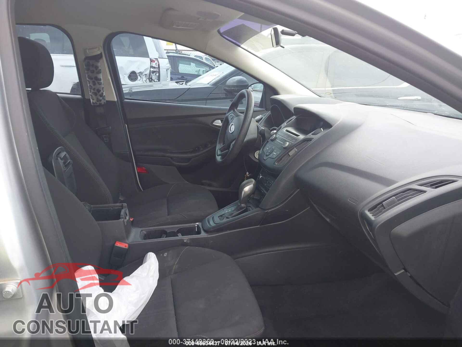 FORD FOCUS 2017 - 1FADP3F24HL241700