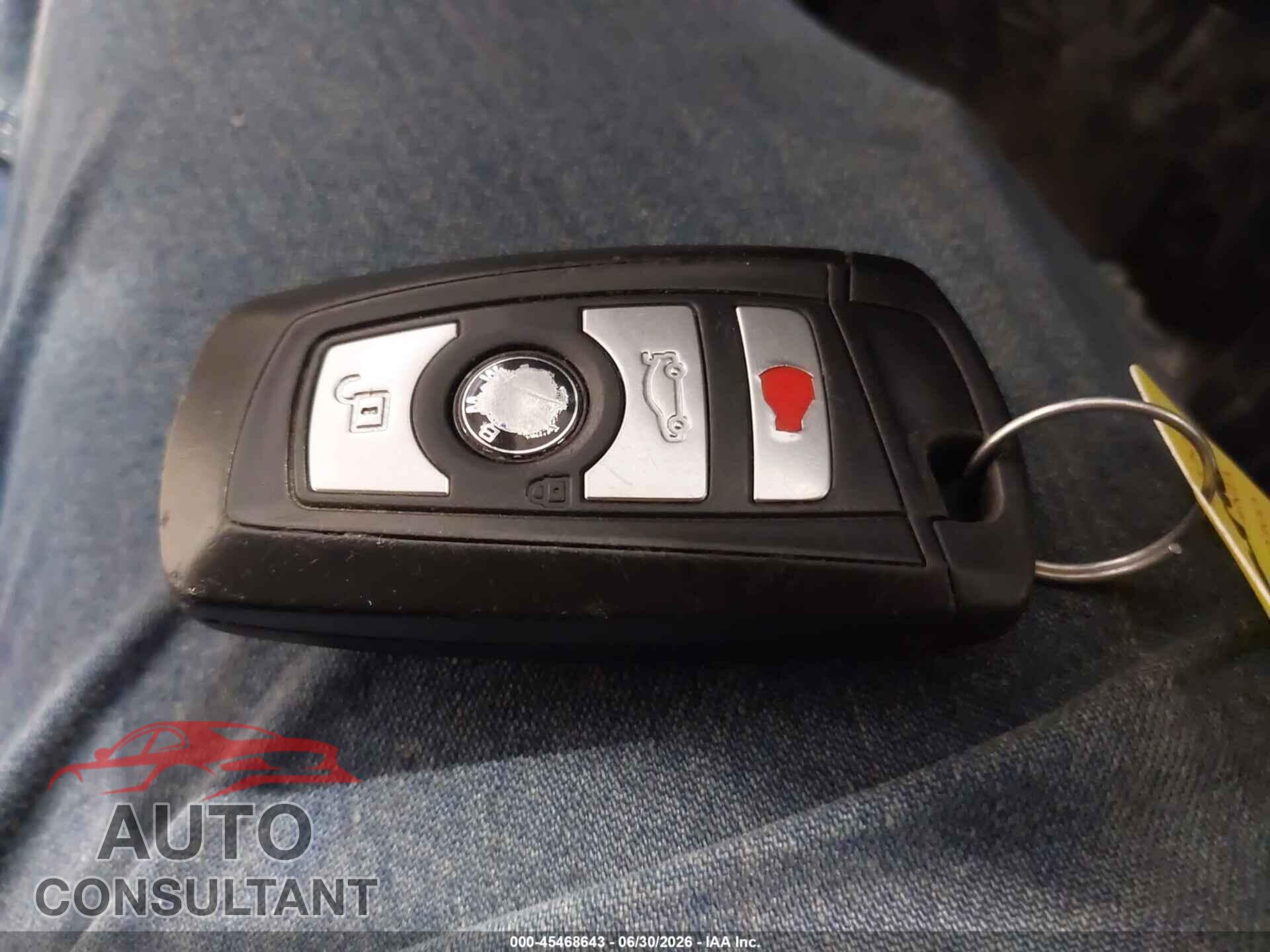 BMW 320I 2016 - WBA8E5G53GNU20123