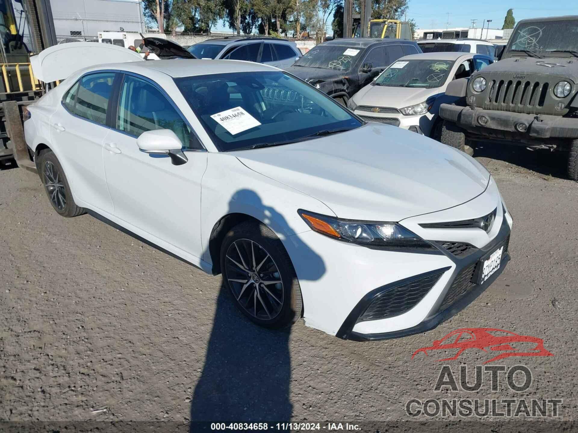 TOYOTA CAMRY 2022 - 4T1G11AK9NU021894