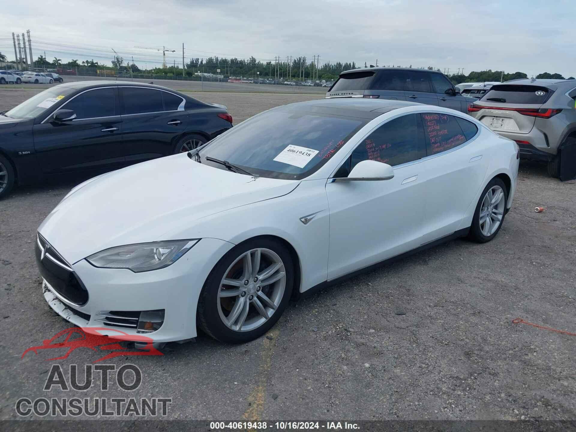 TESLA MODEL S 2014 - 5YJSA1S18EFP33102
