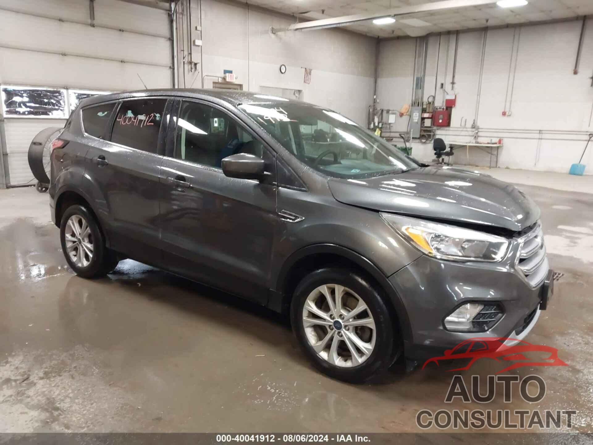 FORD ESCAPE 2017 - 1FMCU9GD1HUD14237