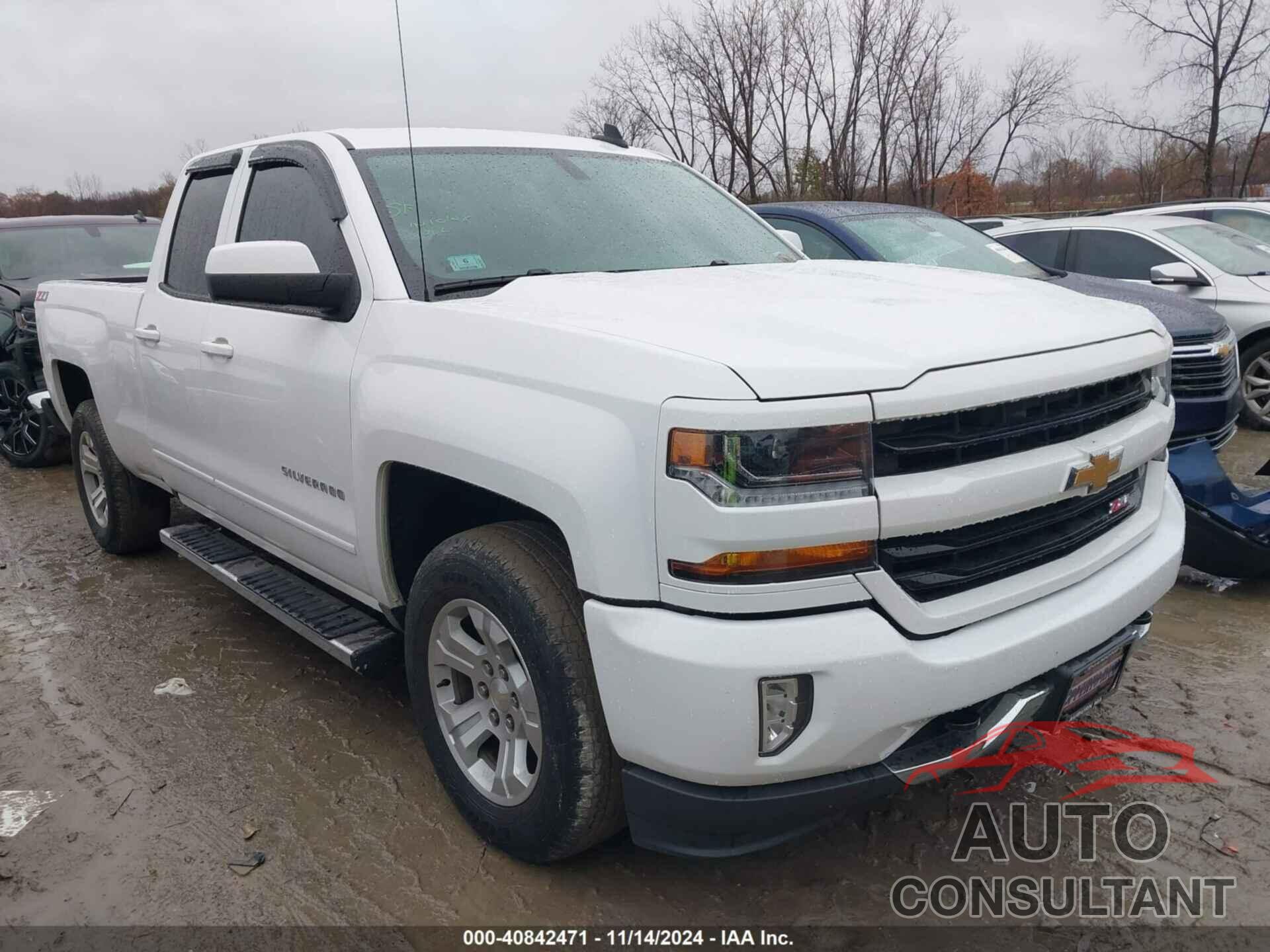CHEVROLET SILVERADO 1500 2018 - 1GCVKREC1JZ326815