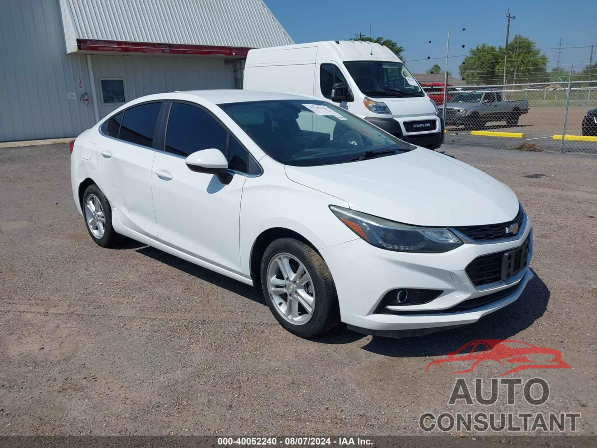 CHEVROLET CRUZE 2018 - 1G1BE5SM3J7197111