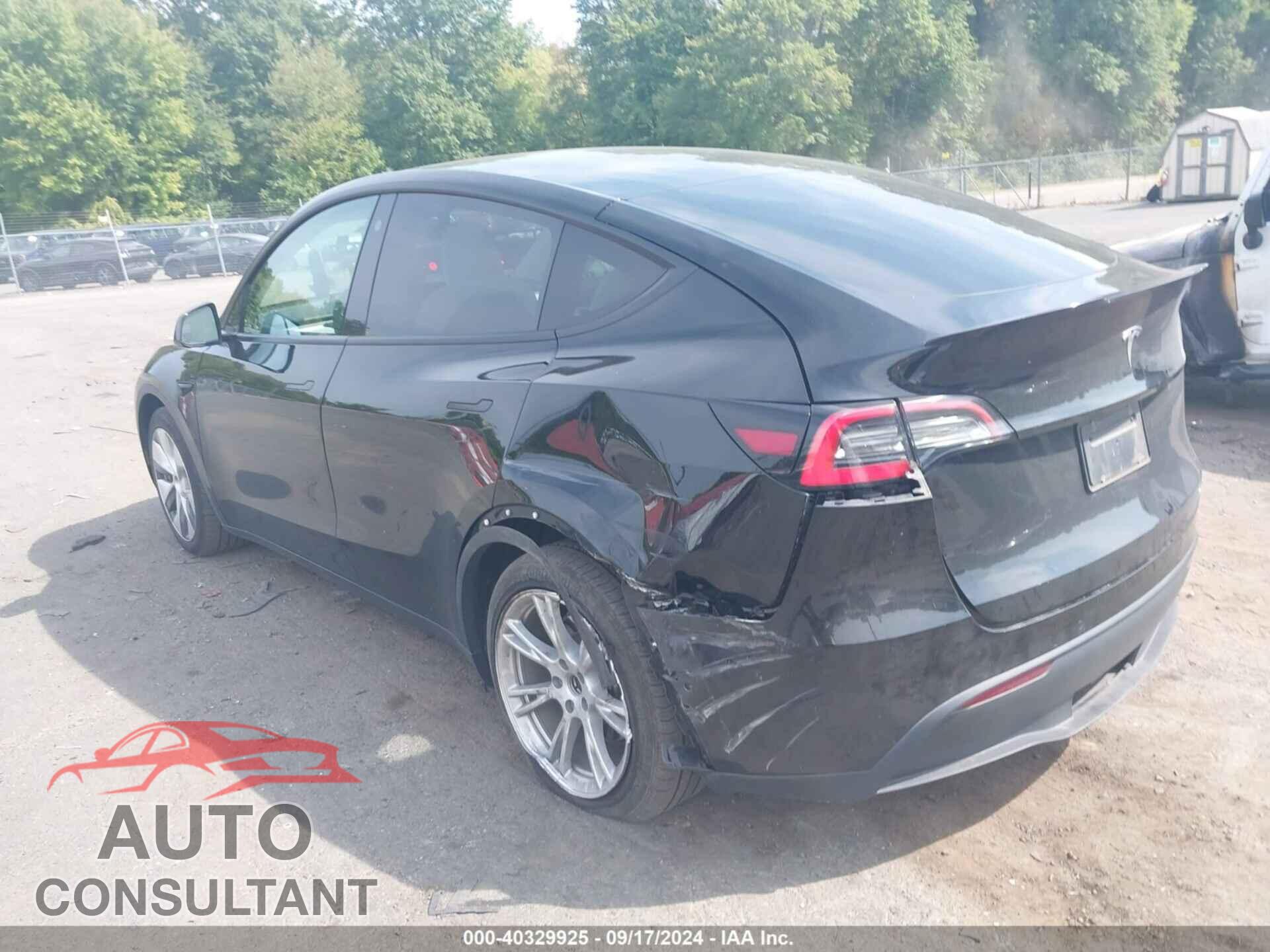 TESLA MODEL Y 2021 - 5YJYGDED5MF110342