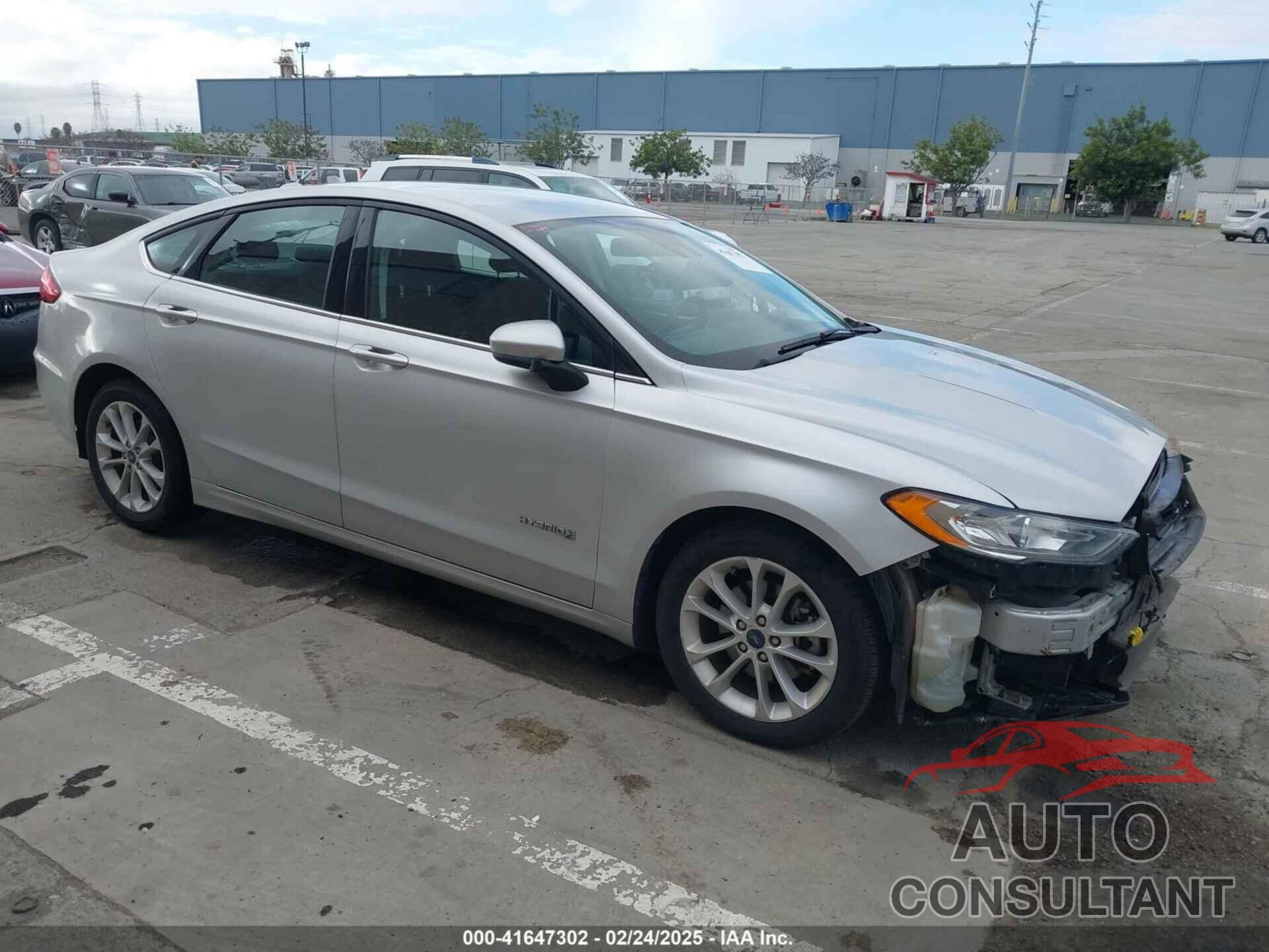 FORD FUSION HYBRID 2019 - 3FA6P0LU2KR200083