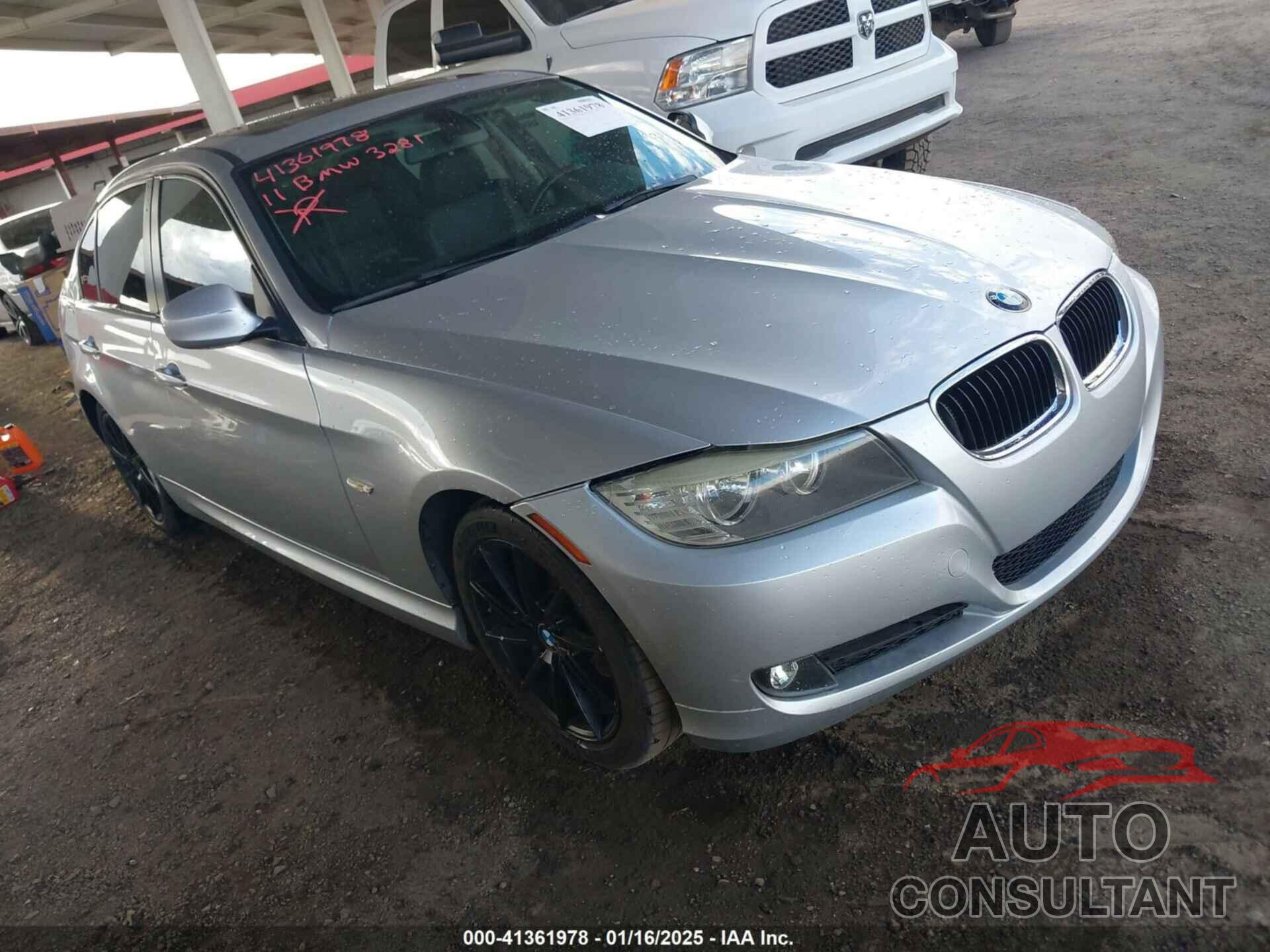 BMW 328I 2011 - WBAPH5G50BNM81618