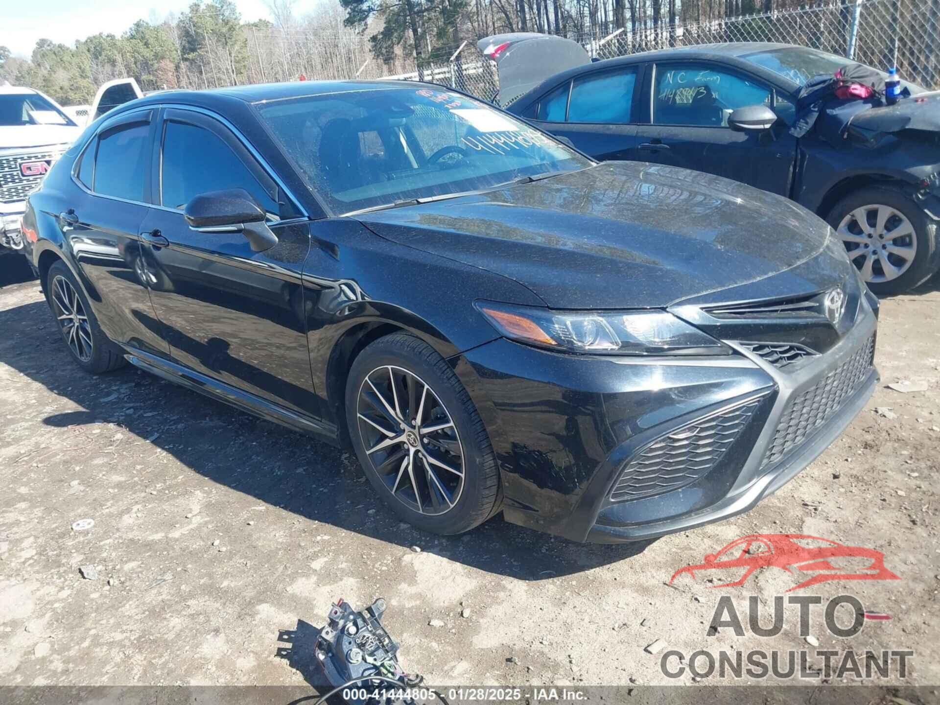 TOYOTA CAMRY 2021 - 4T1G11AKXMU435555