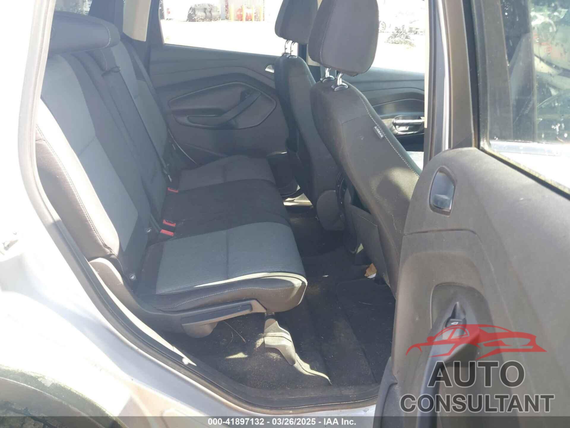 FORD ESCAPE 2017 - 1FMCU0GD0HUB35831