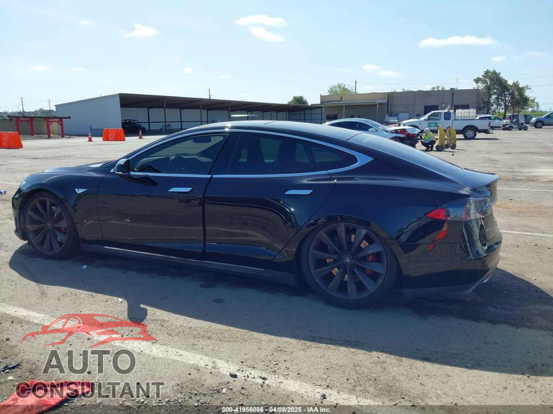 TESLA MODEL S 2014 - 5YJSA1H11EFP48077
