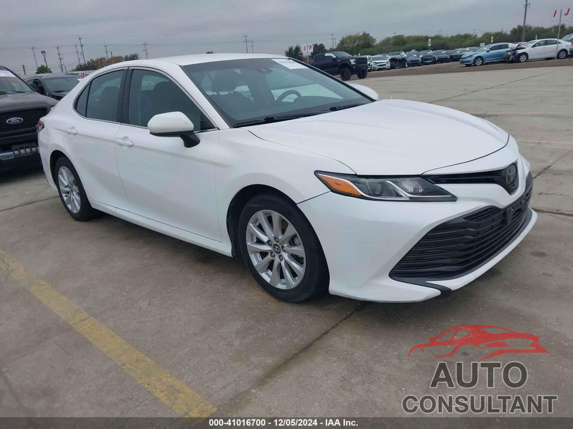 TOYOTA CAMRY 2018 - 4T1B11HK9JU544309