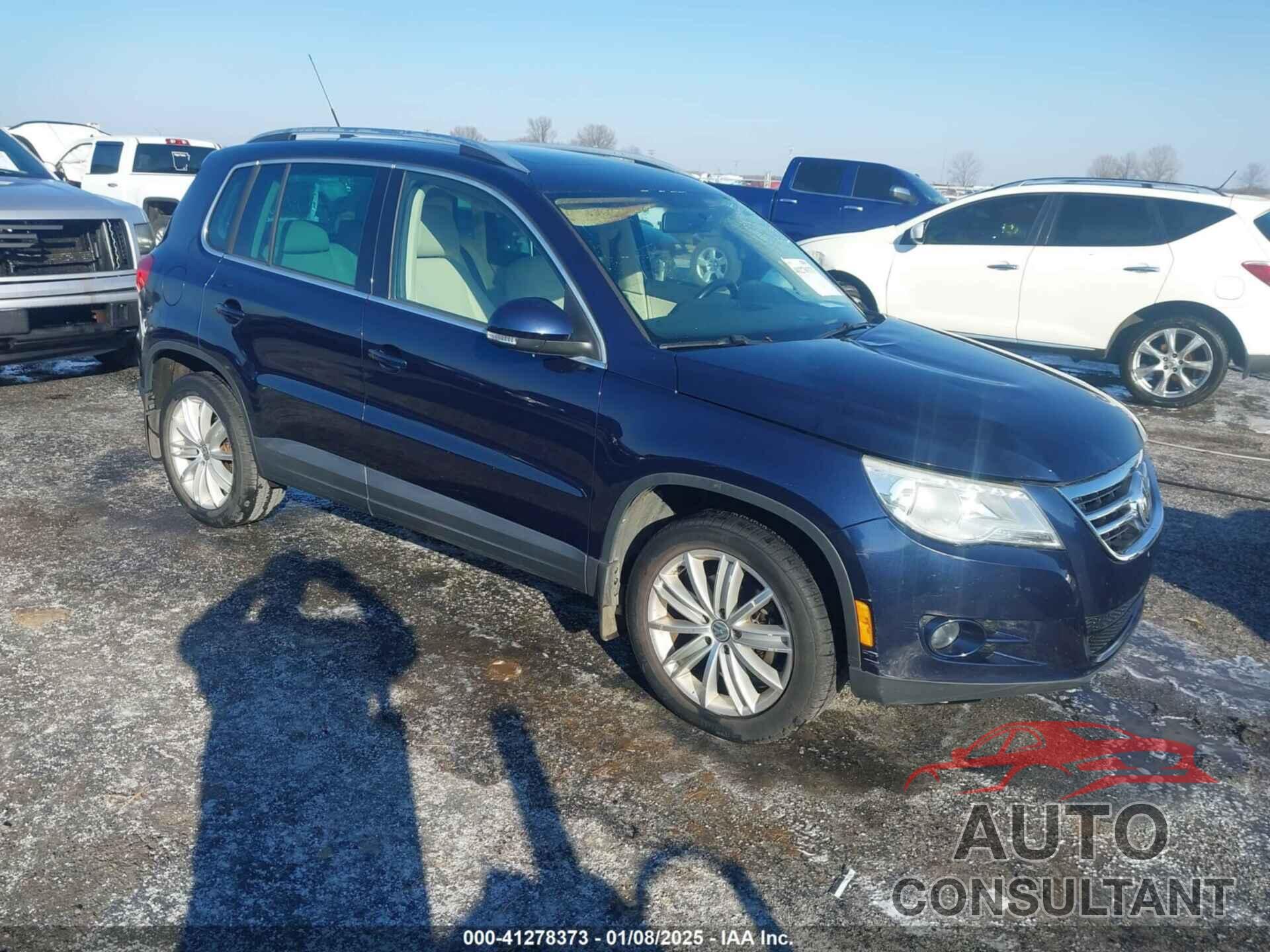 VOLKSWAGEN TIGUAN 2011 - WVGAV7AX6BW526154