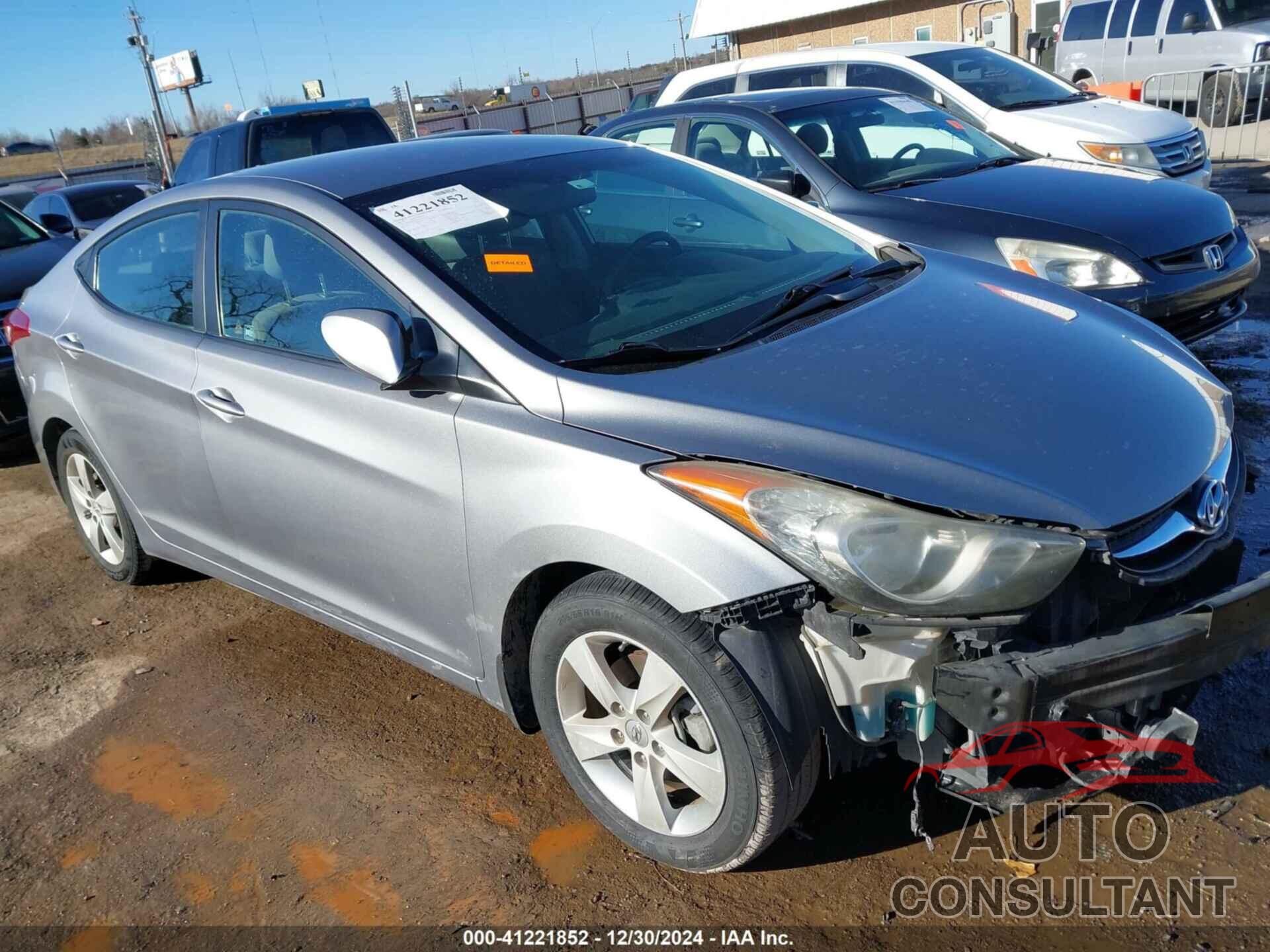 HYUNDAI ELANTRA 2013 - KMHDH4AE7DU930712