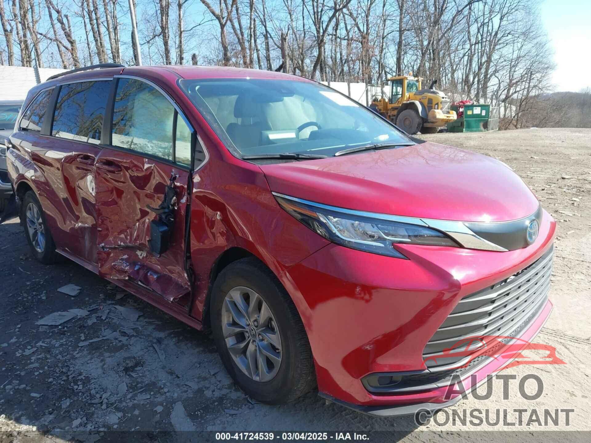 TOYOTA SIENNA 2022 - 5TDKSKFC0NS047842