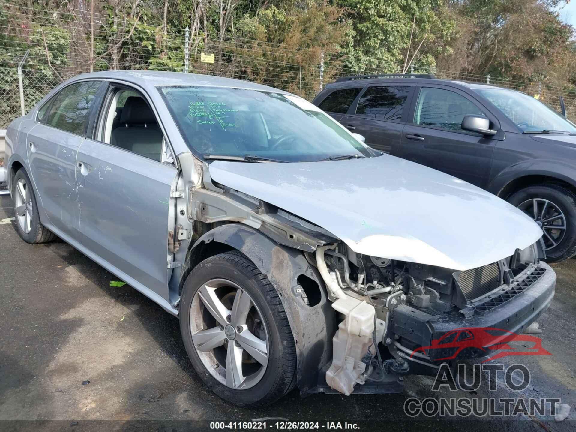 VOLKSWAGEN PASSAT 2013 - 1VWBH7A32DC102632