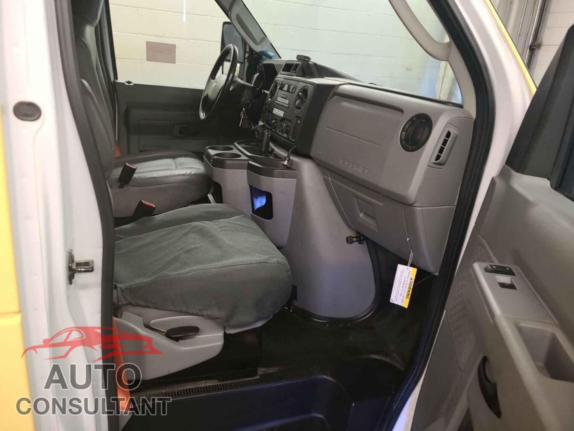 FORD ECONOLINE 2019 - 1FDXE4FSXKDC19359
