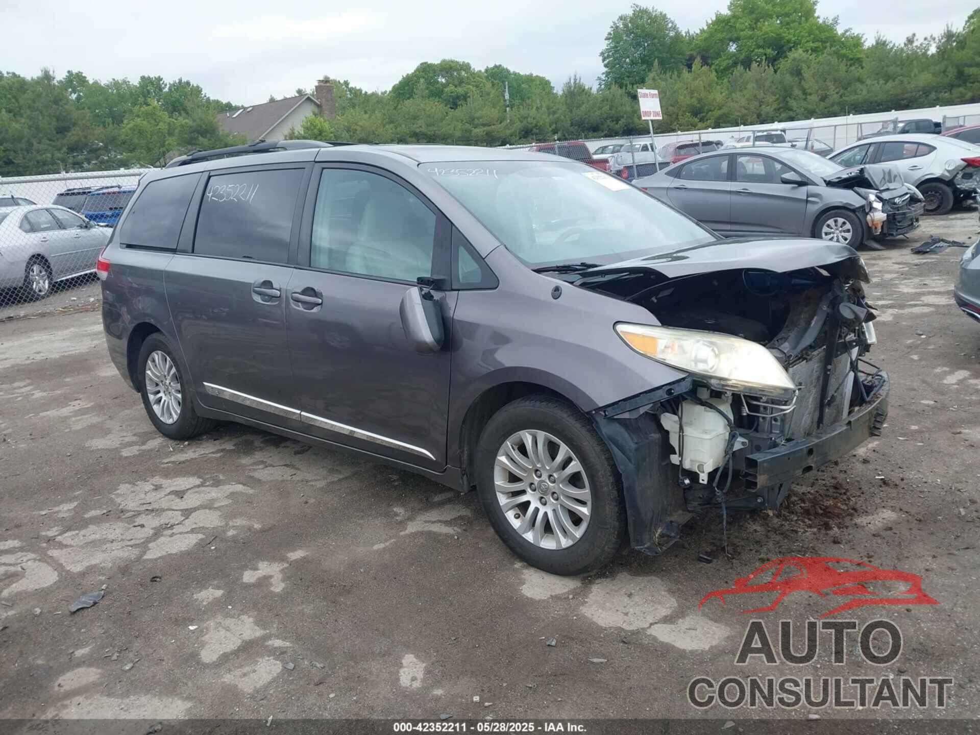 TOYOTA SIENNA 2011 - 5TDYK3DC1BS129612
