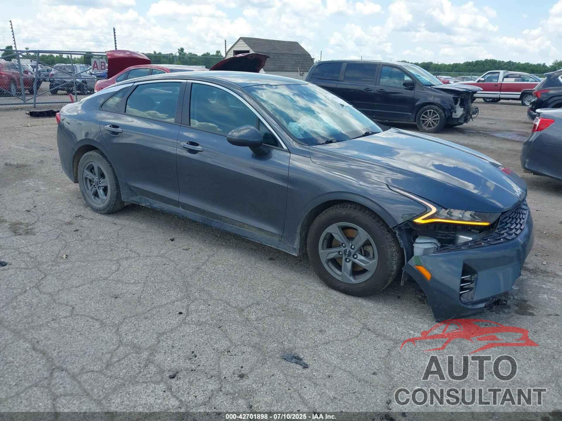 KIA K5 2022 - 5XXG14J27NG112240