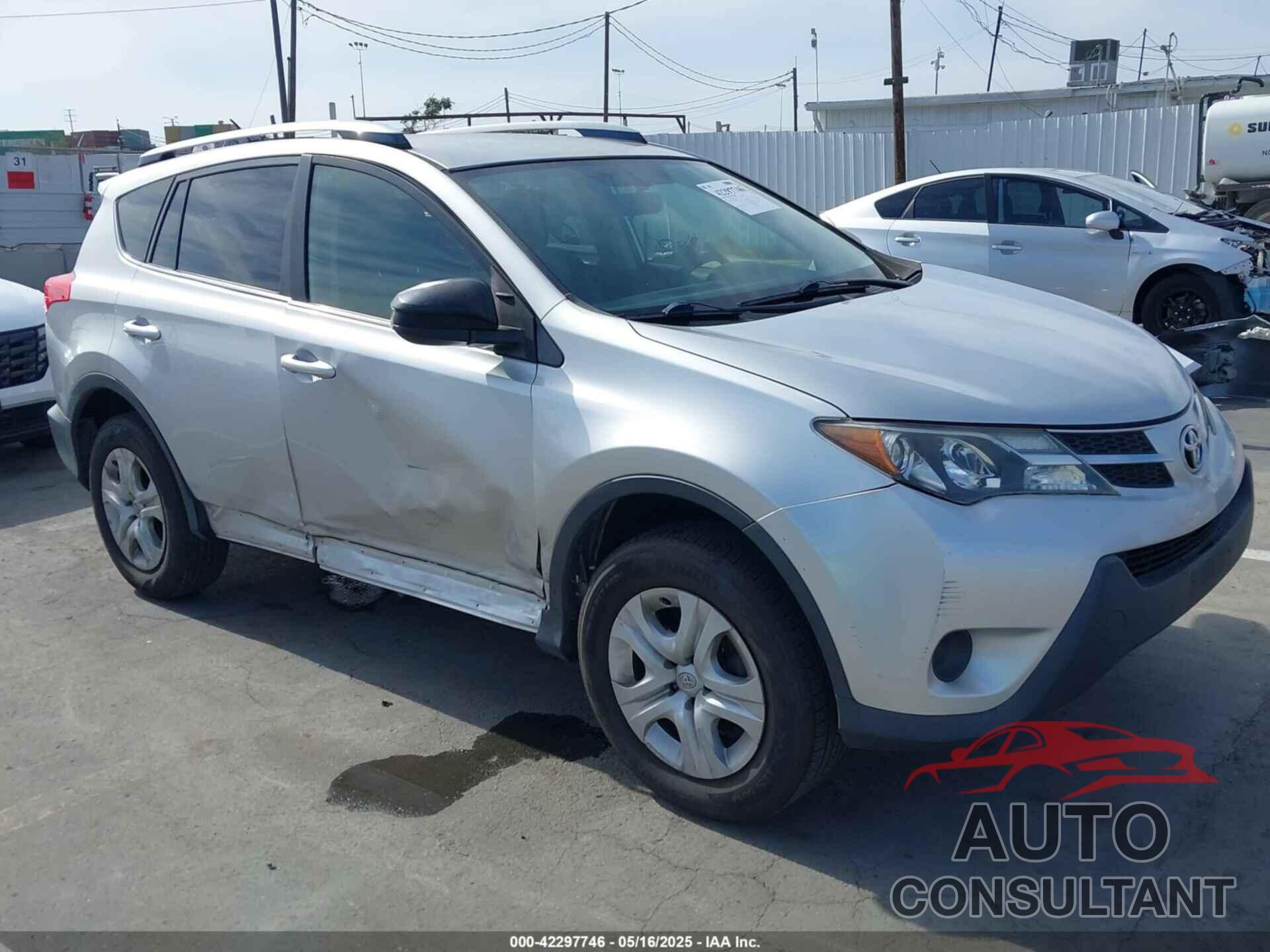 TOYOTA RAV4 2015 - JTMZFREV8FJ024760